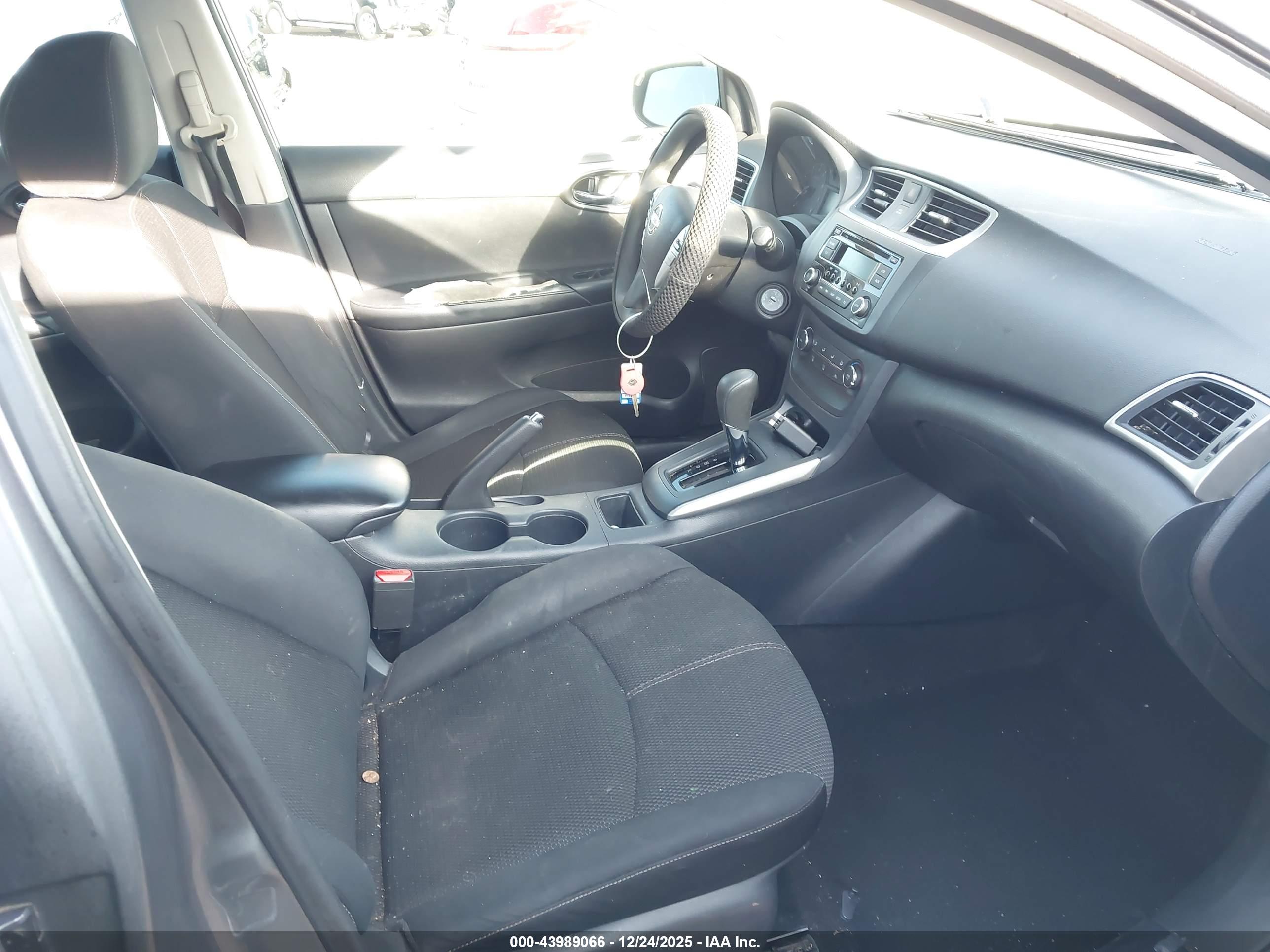 NISSAN SENTRA image 5