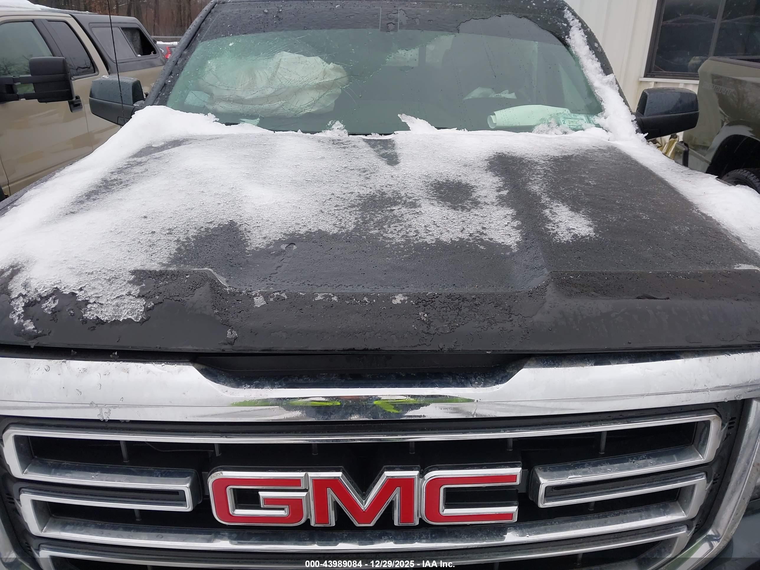 GMC SIERRA image 10