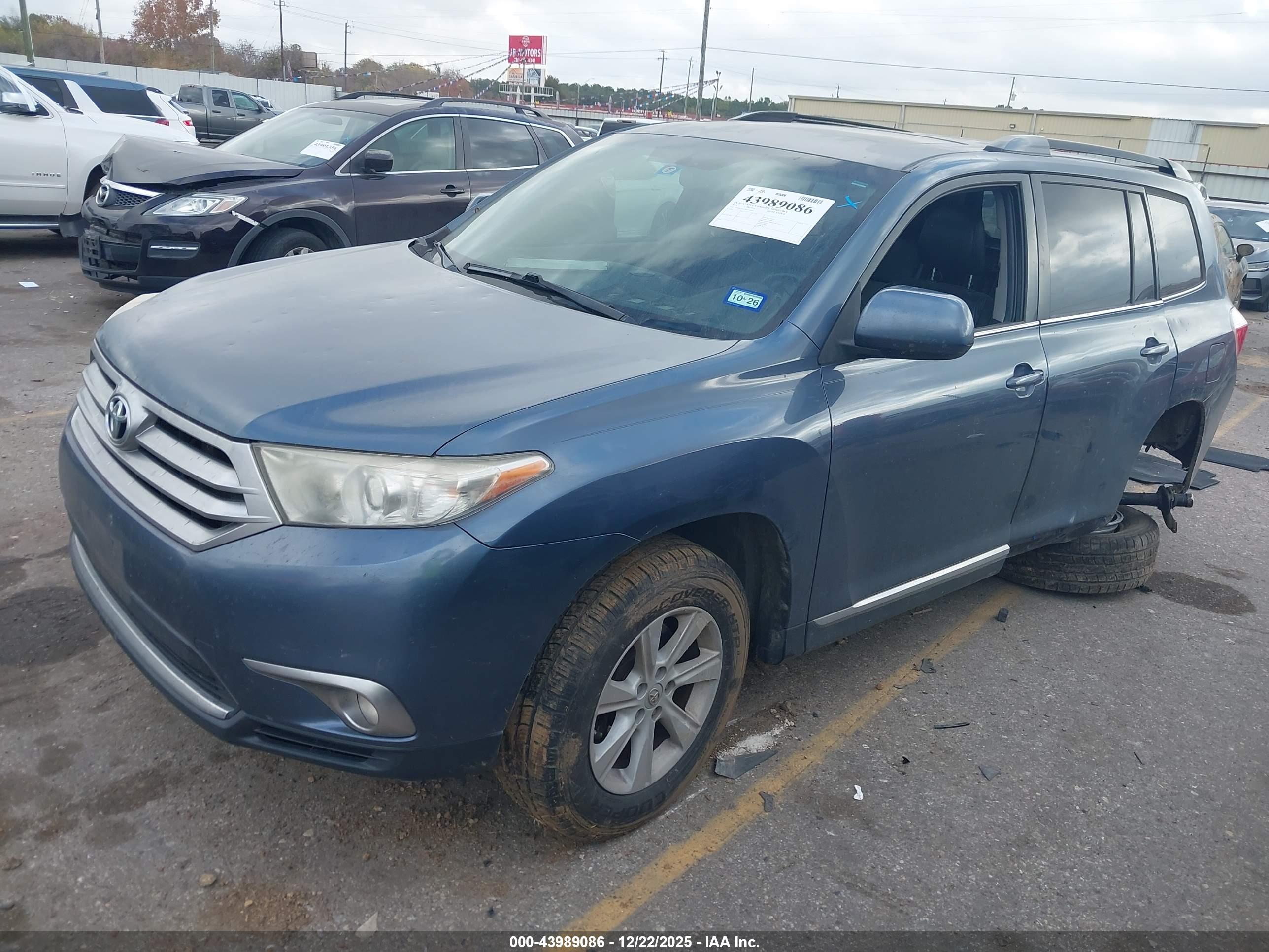TOYOTA HIGHLANDER image 2