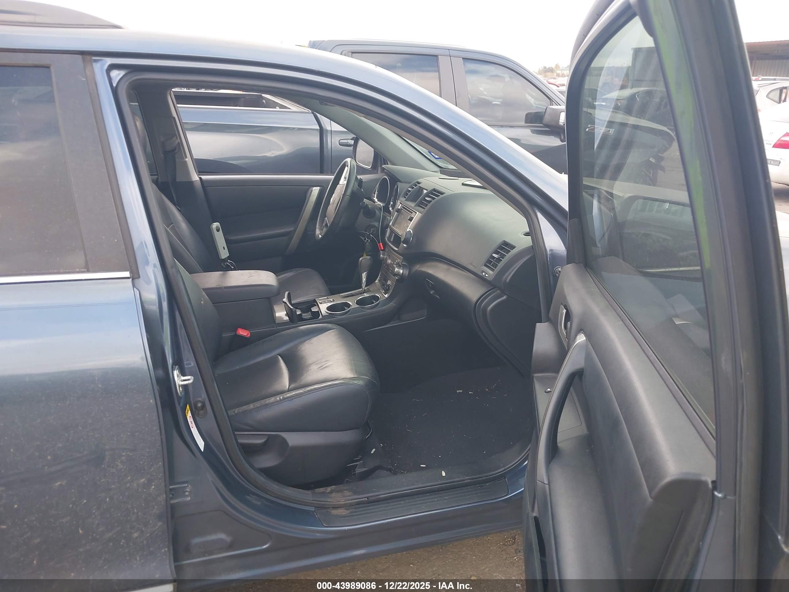 TOYOTA HIGHLANDER image 5