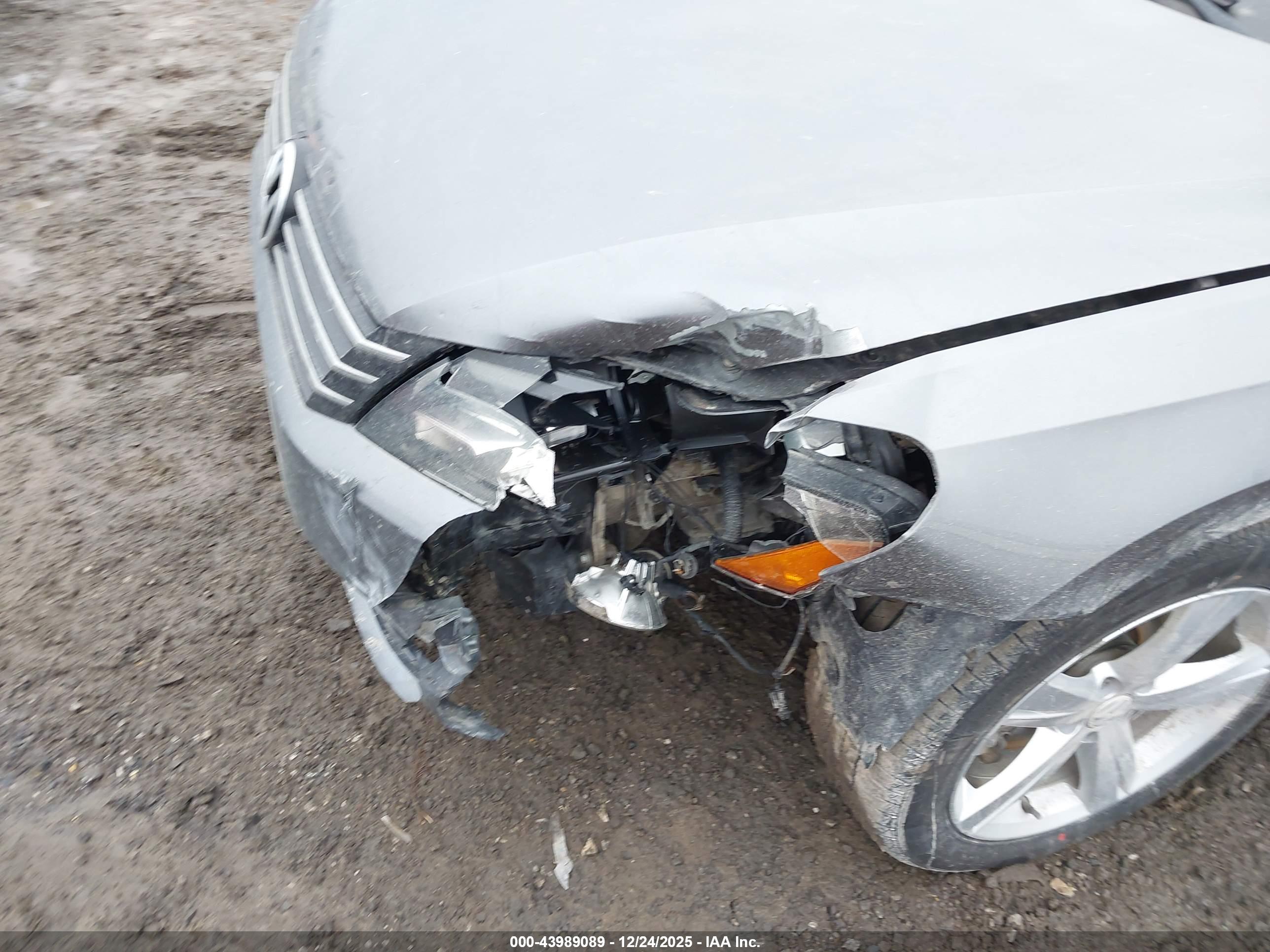 VOLKSWAGEN PASSAT image 6