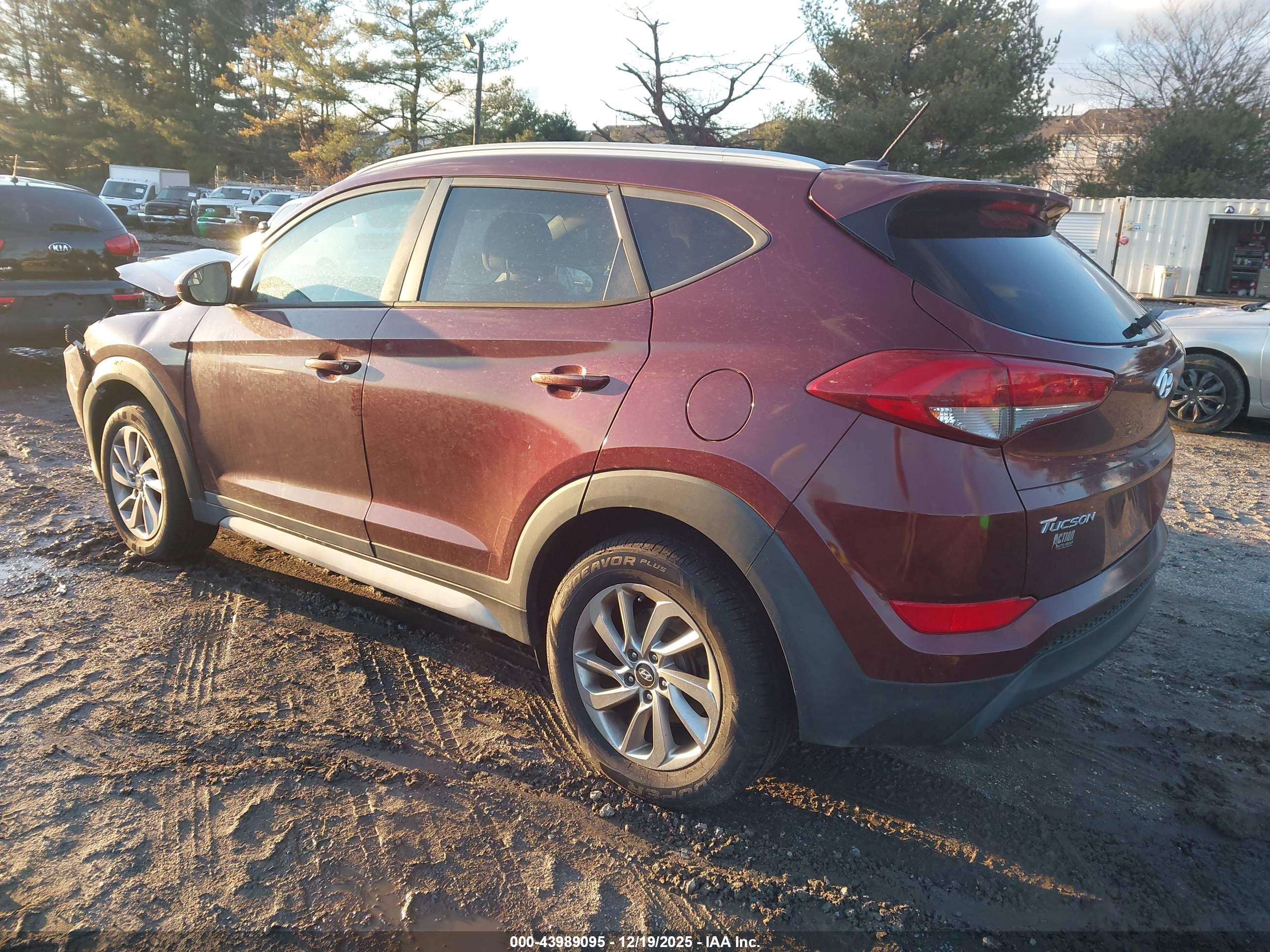 HYUNDAI TUCSON image 3