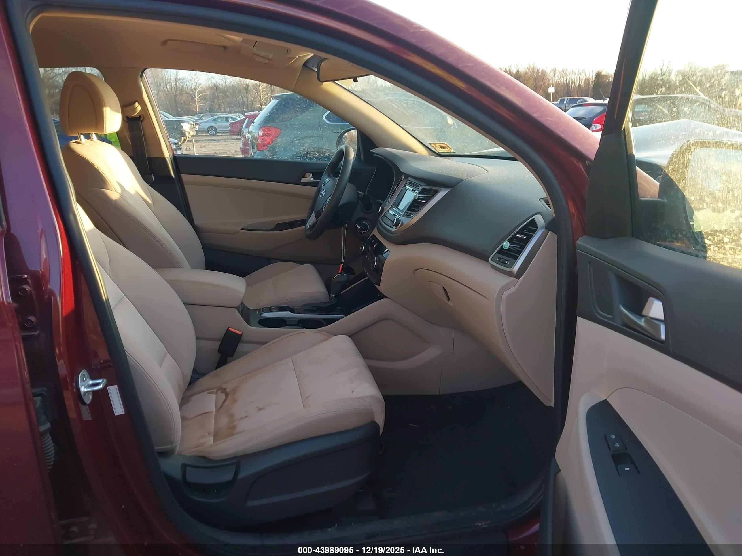 HYUNDAI TUCSON image 5