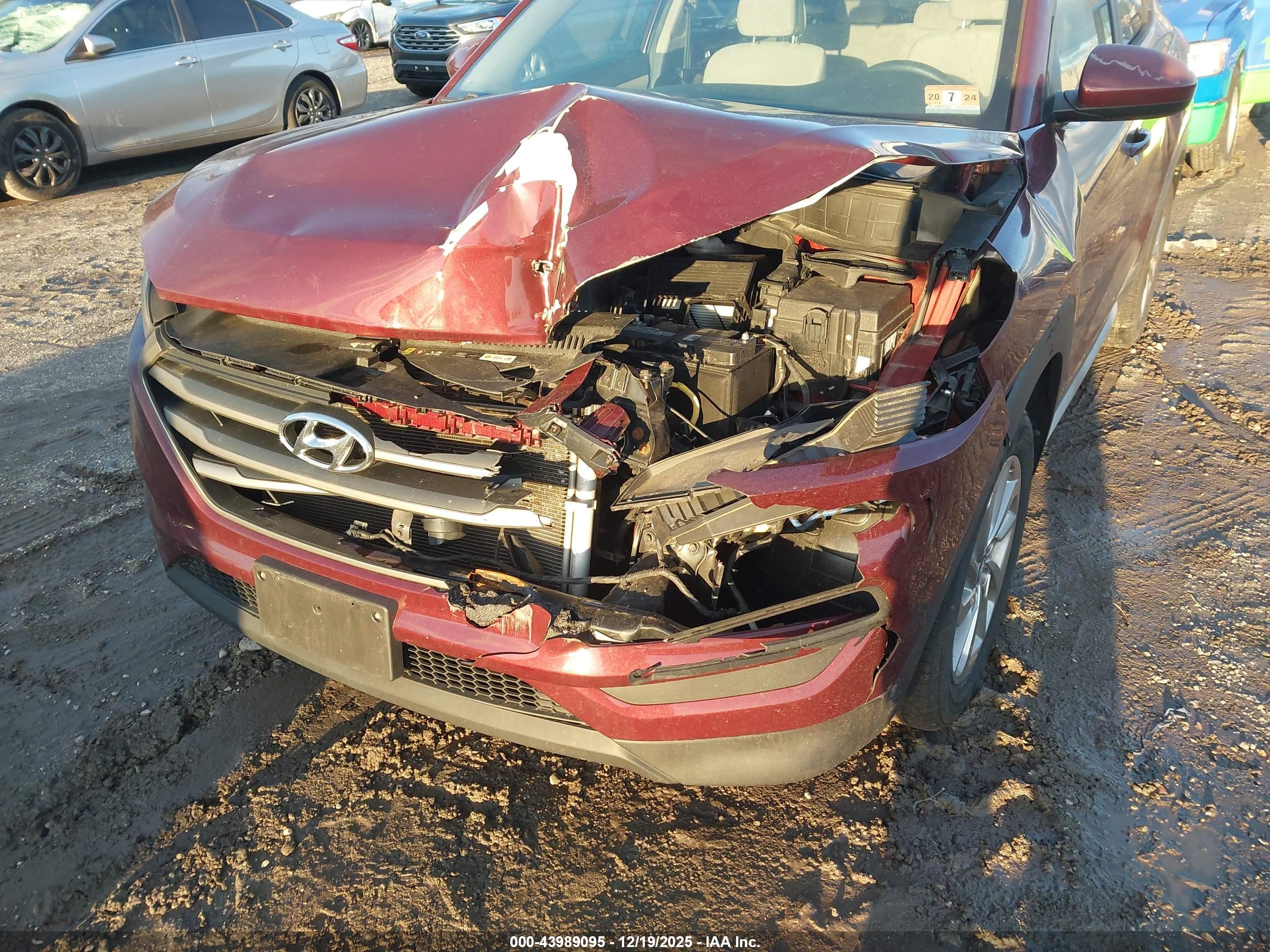 HYUNDAI TUCSON image 6