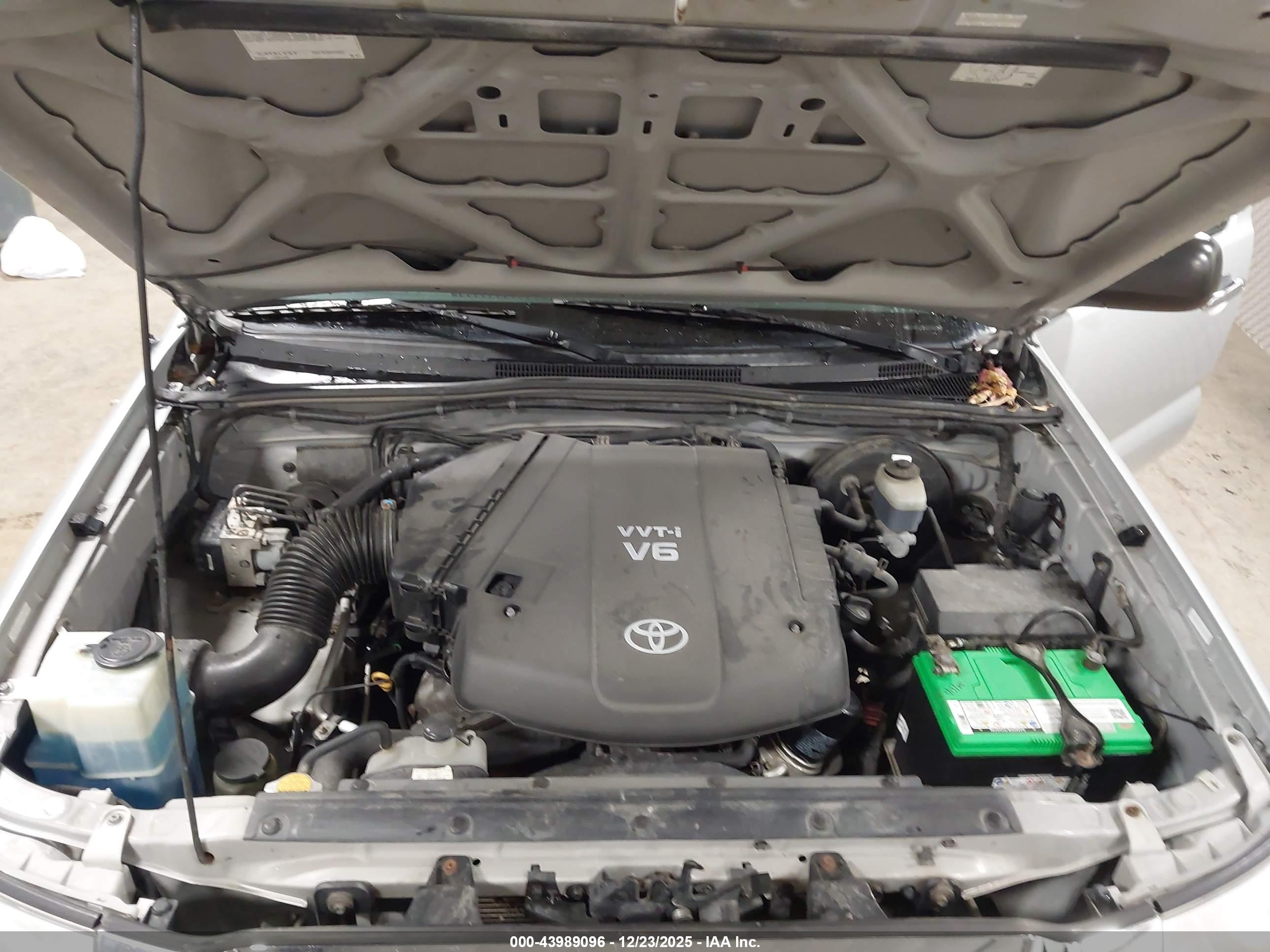 TOYOTA TACOMA image 10