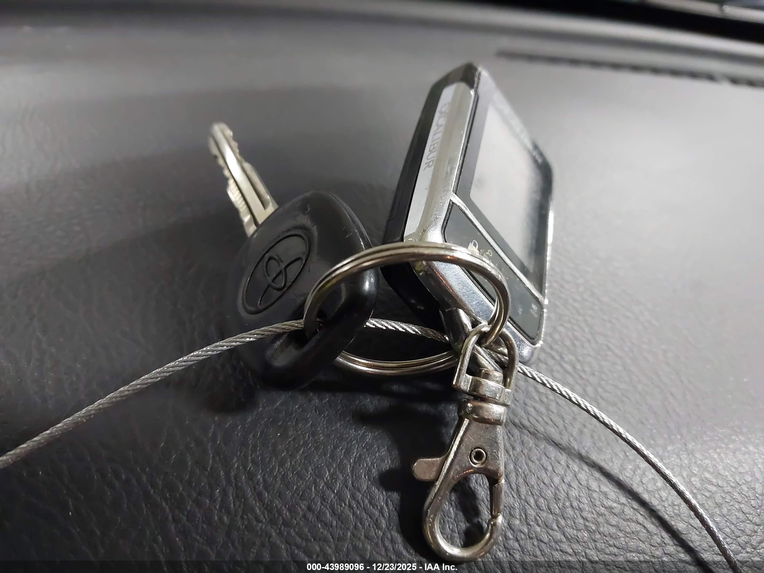 TOYOTA TACOMA image 11