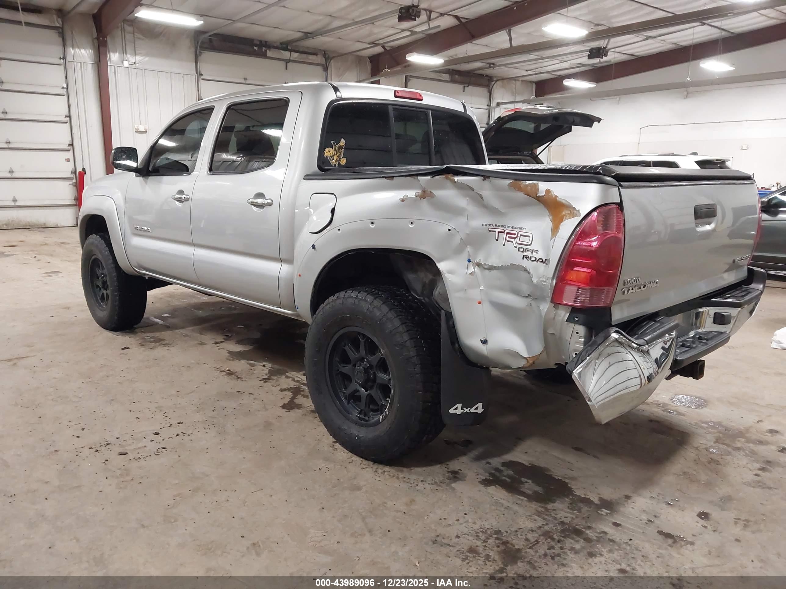 TOYOTA TACOMA image 3