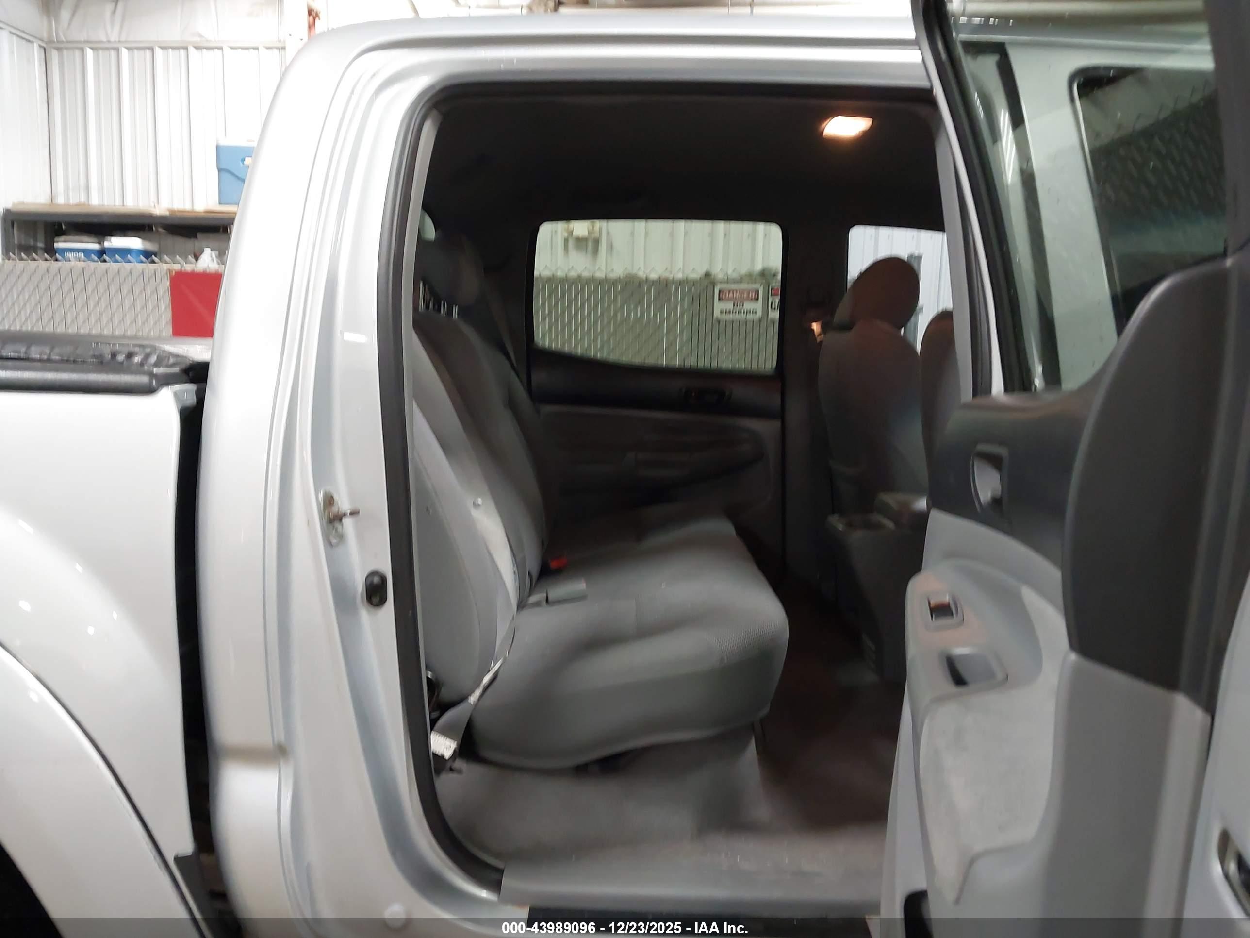 TOYOTA TACOMA image 8