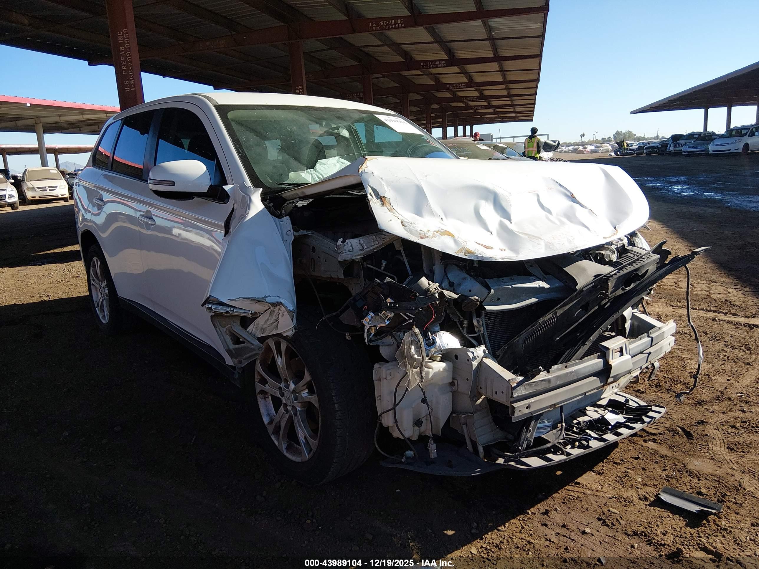 MITSUBISHI OUTLANDER image 6