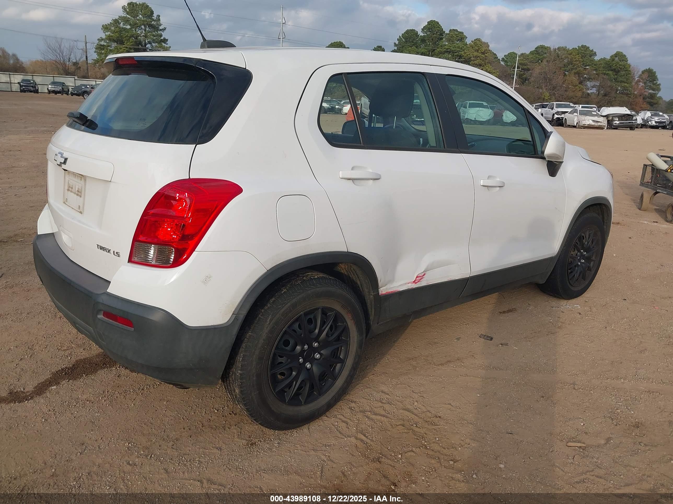CHEVROLET TRAX image 4