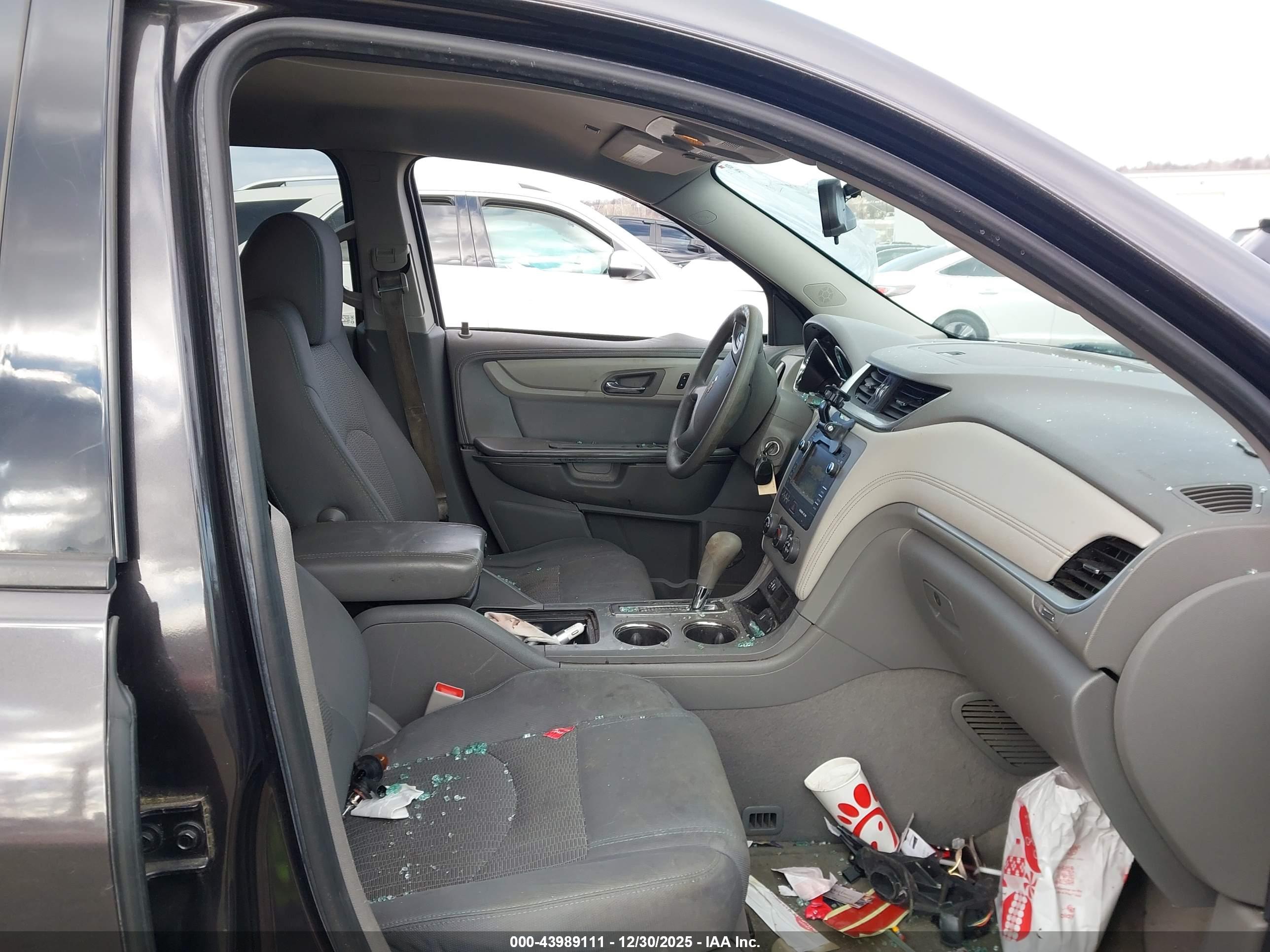 CHEVROLET TRAVERSE image 5