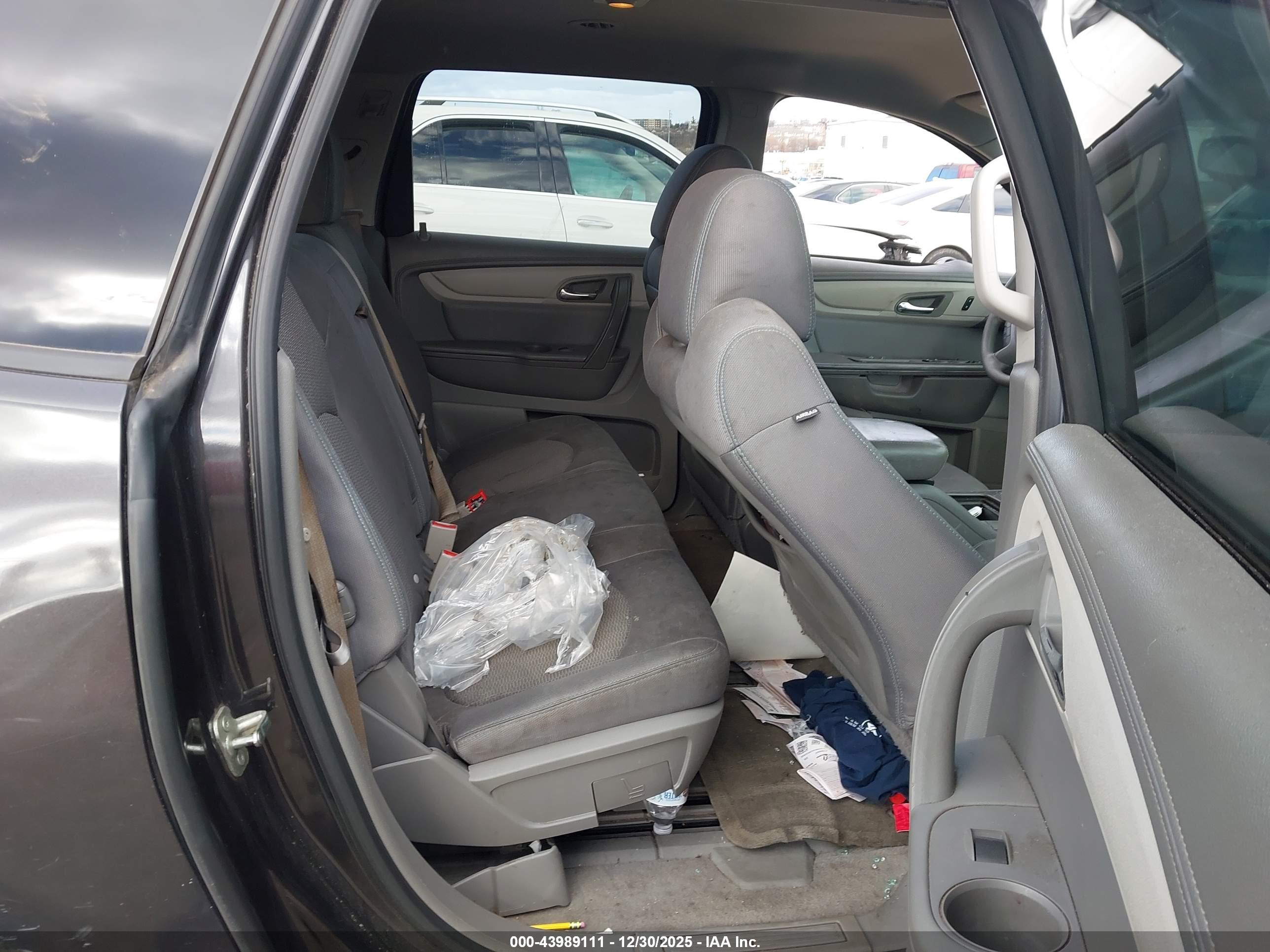 CHEVROLET TRAVERSE image 8