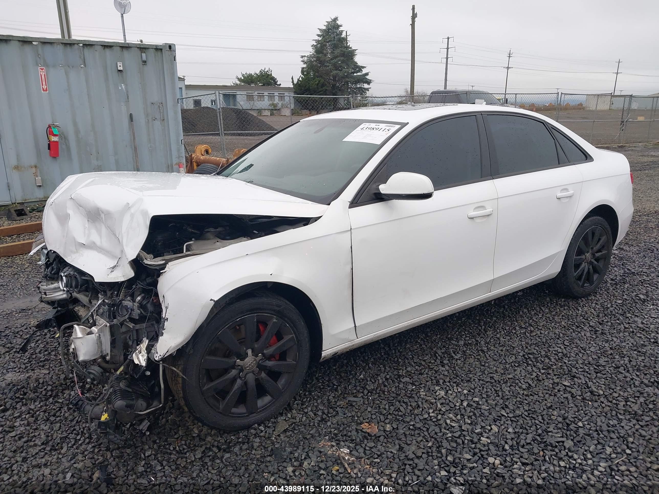 AUDI A4 image 2