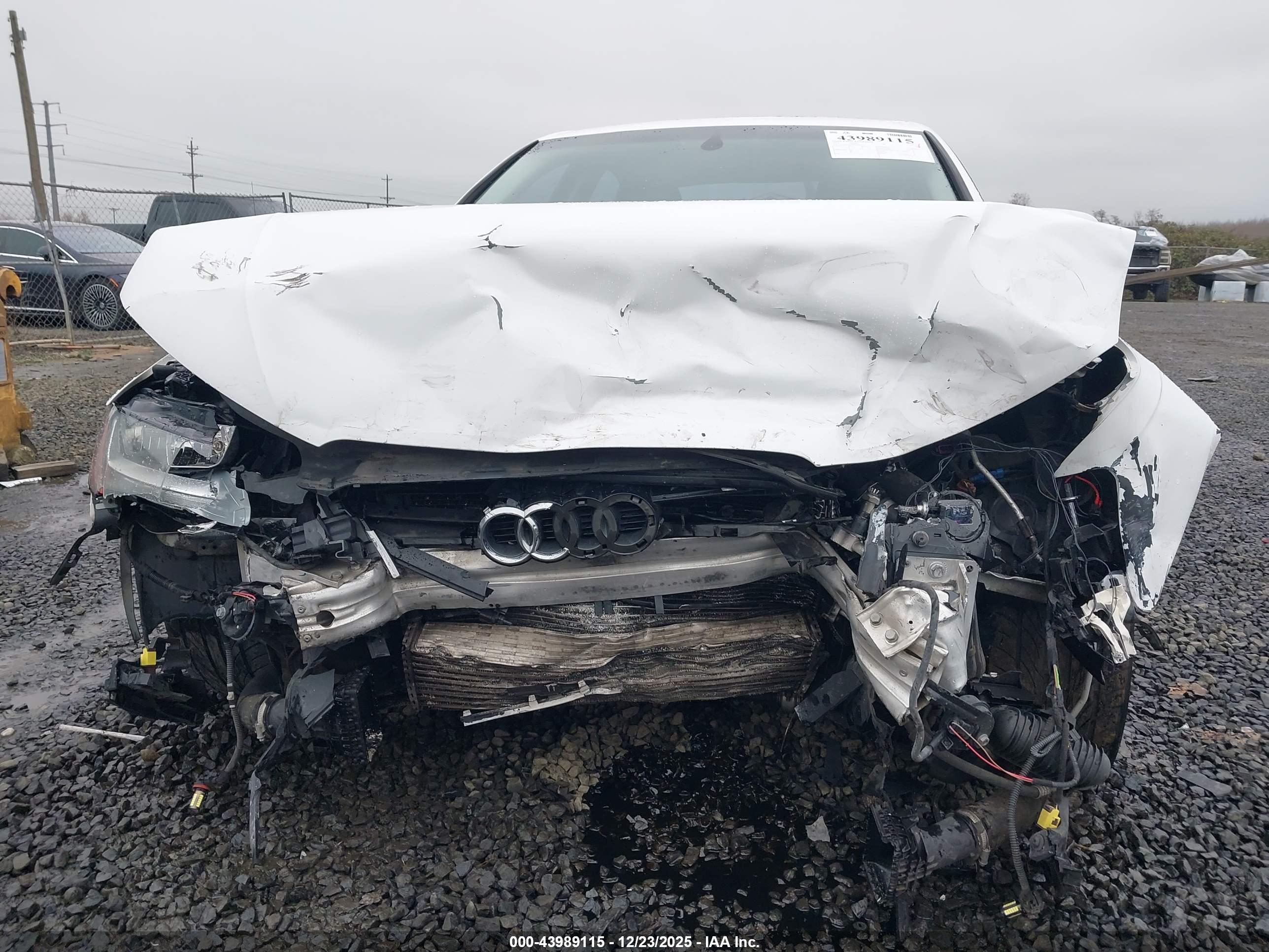 AUDI A4 image 6