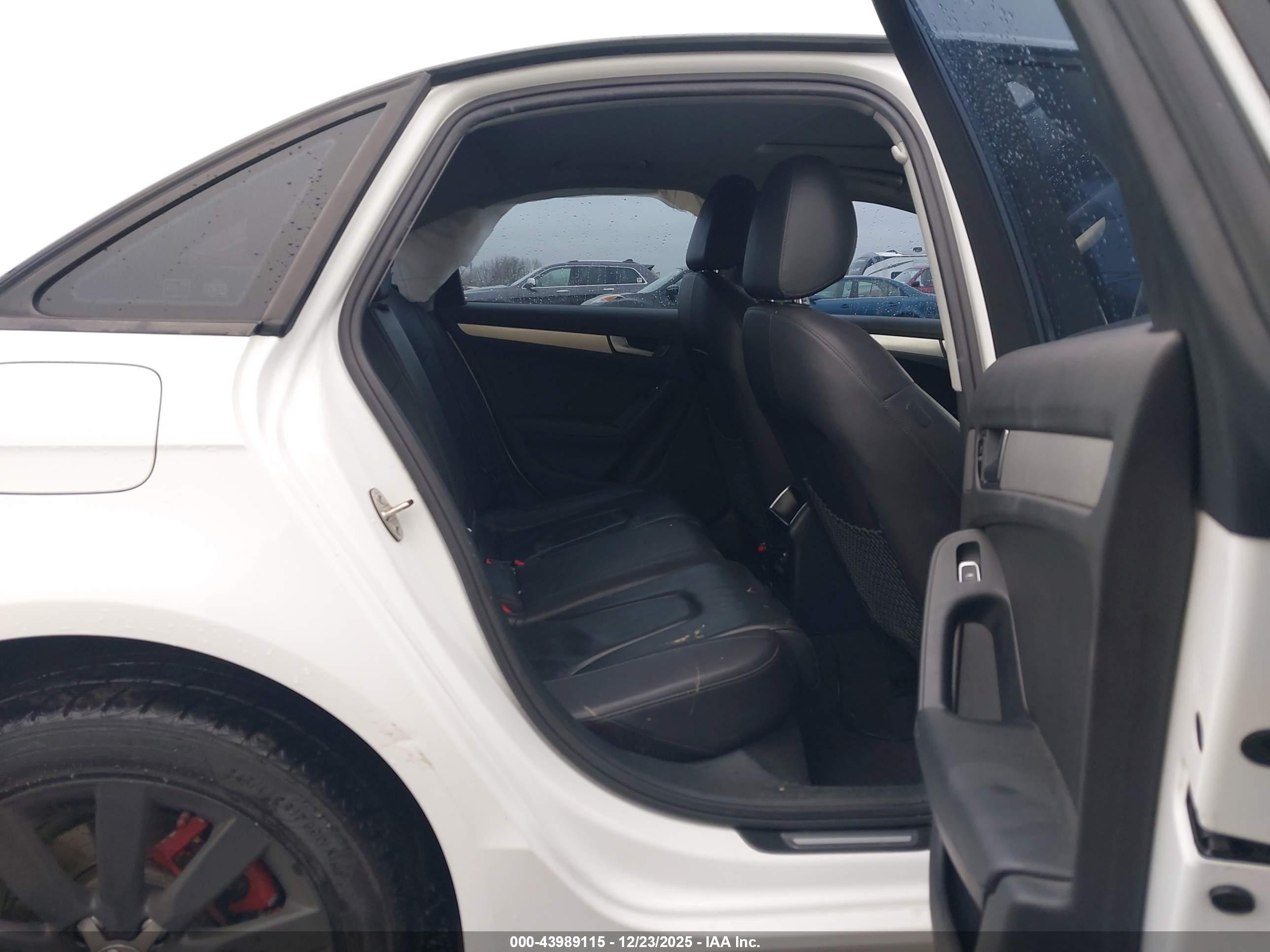 AUDI A4 image 8
