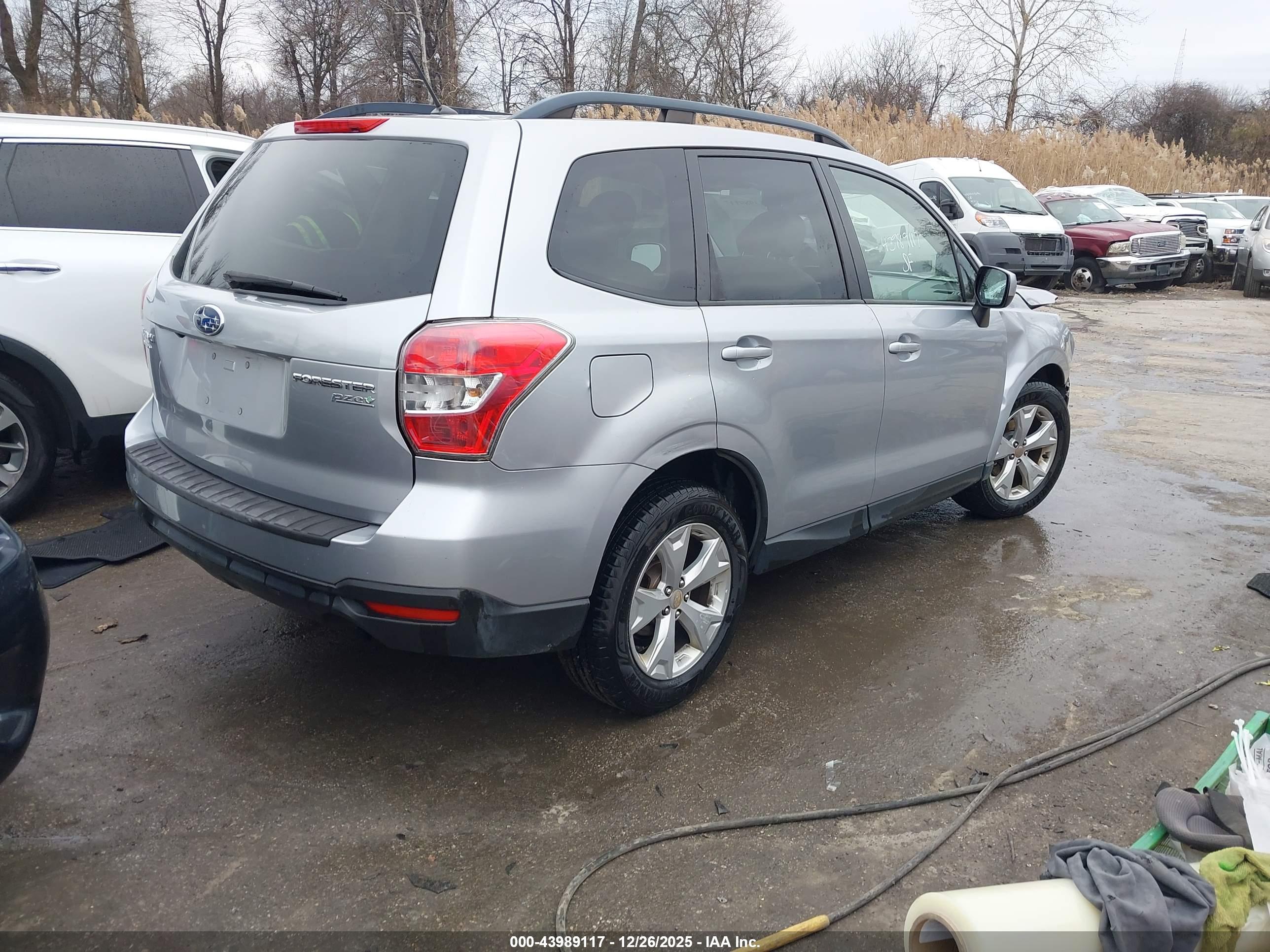SUBARU FORESTER image 4