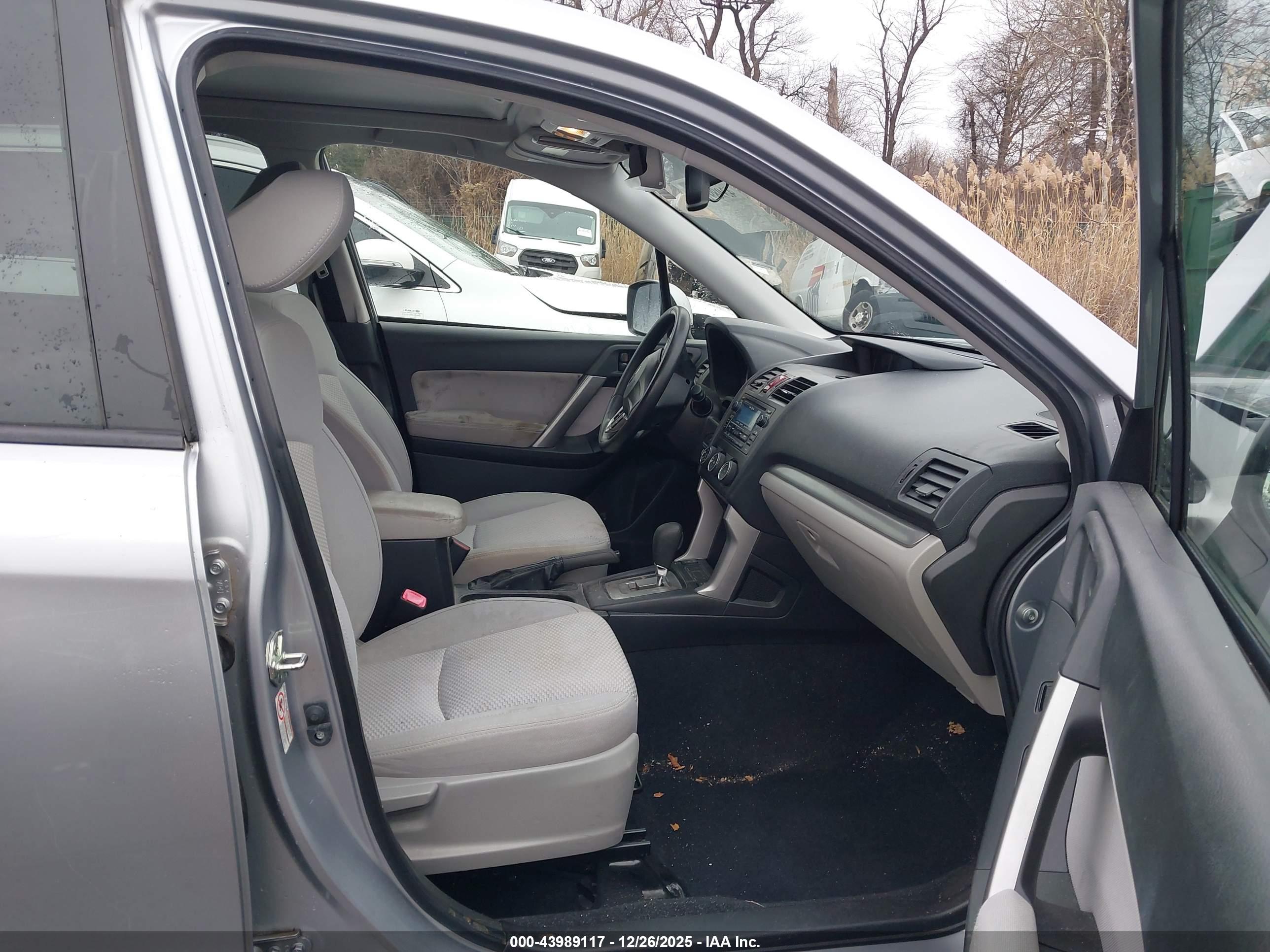 SUBARU FORESTER image 5