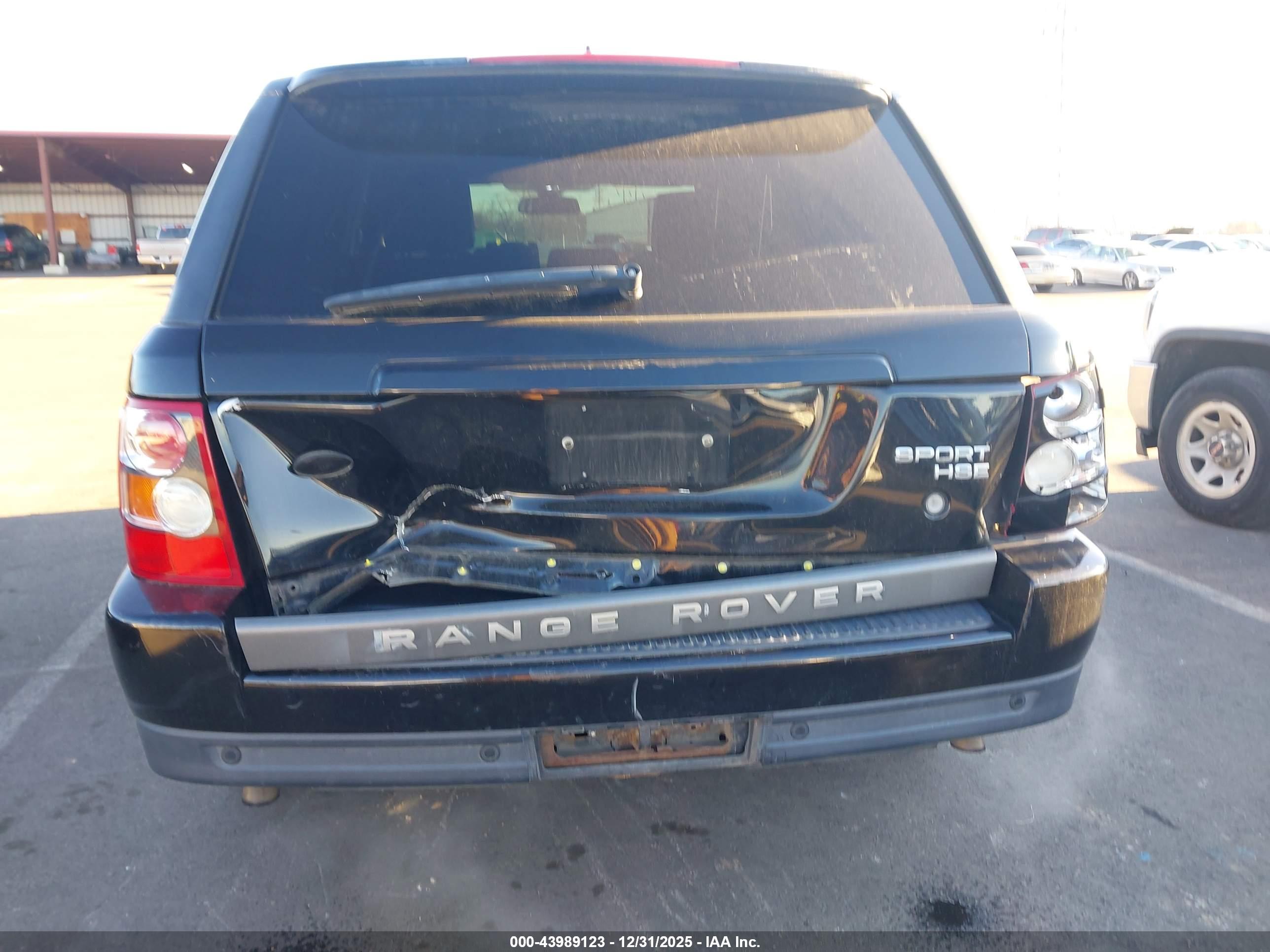 LAND ROVER image 6