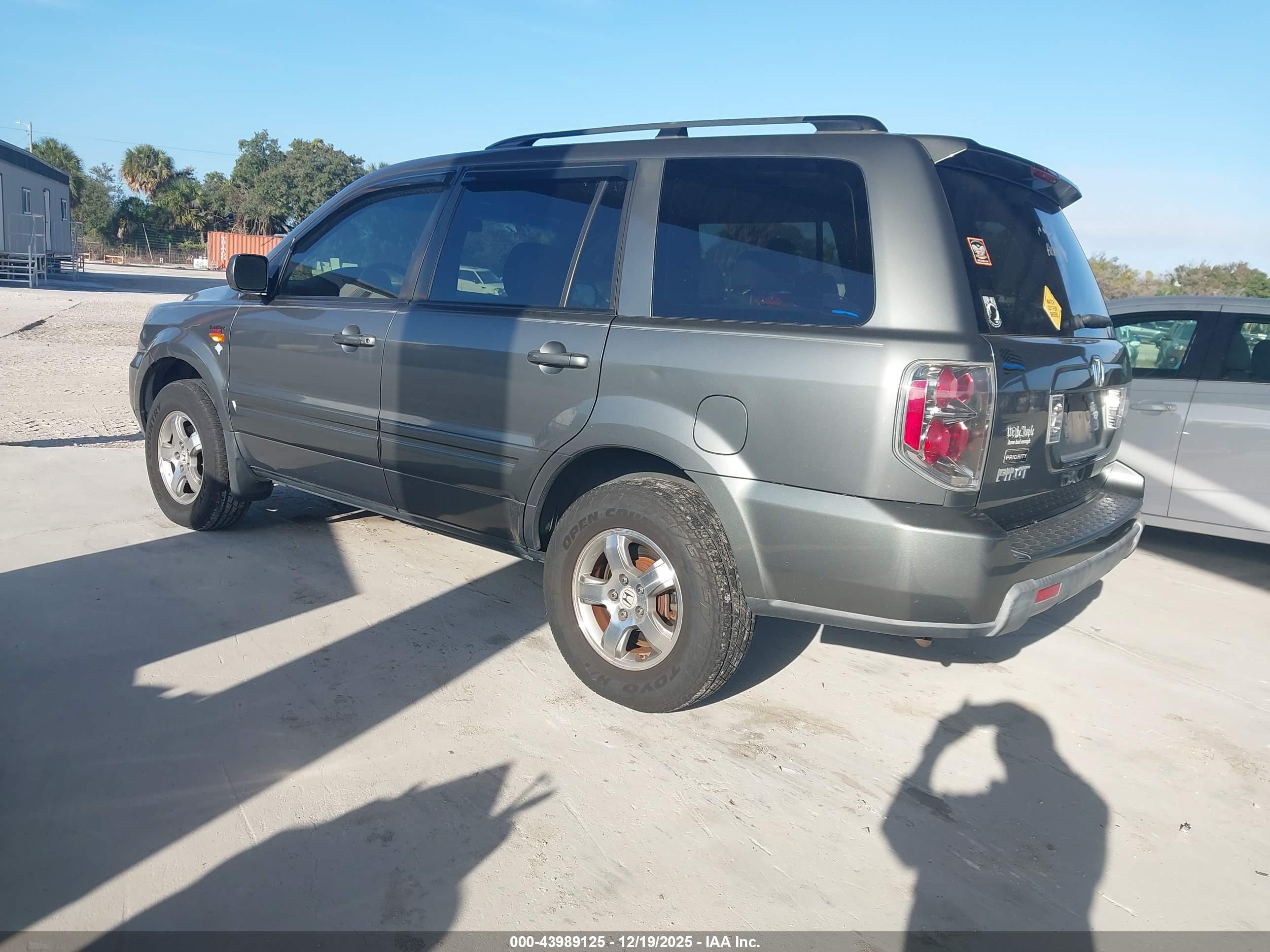 HONDA PILOT image 3