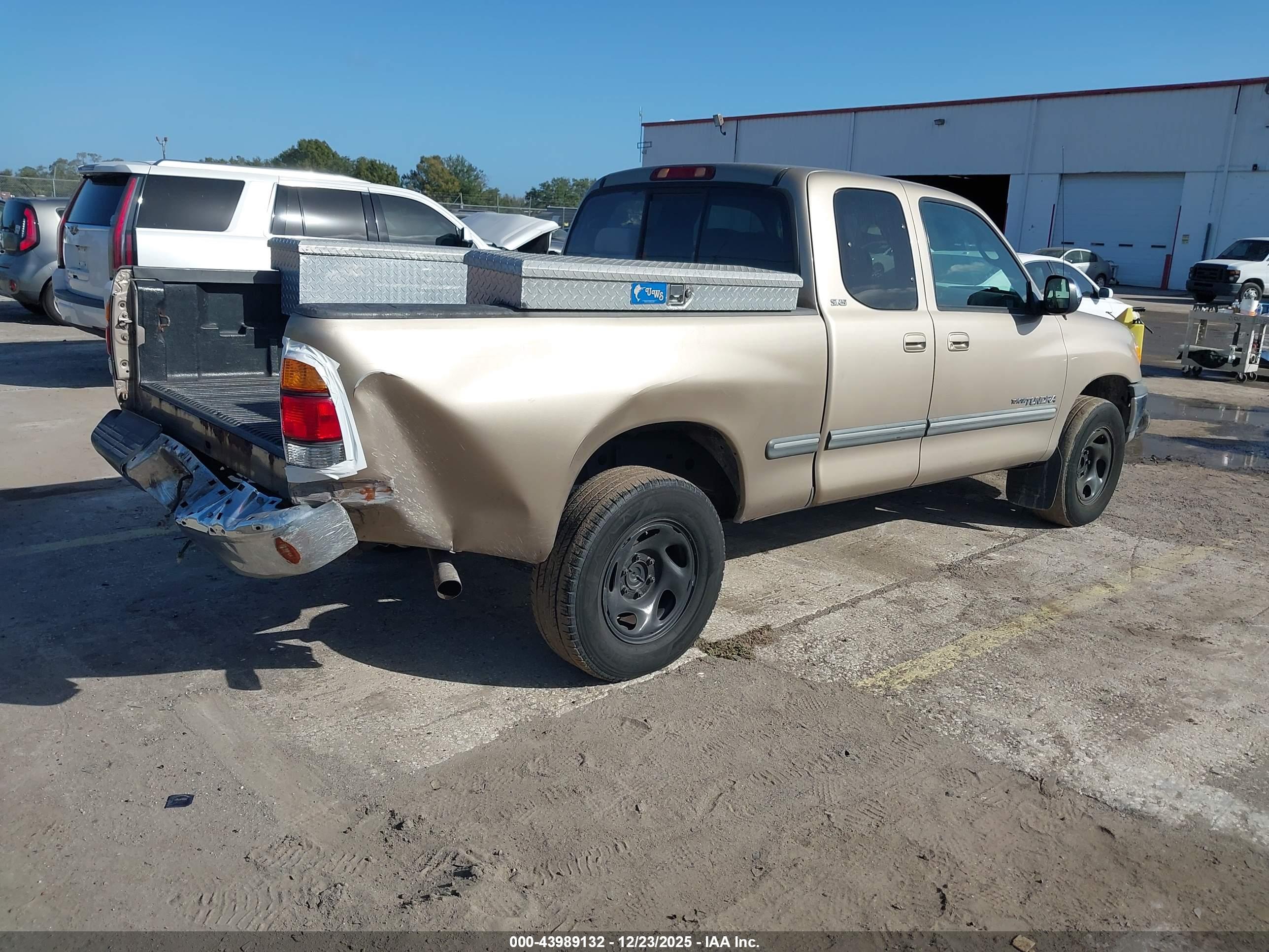 TOYOTA TUNDRA image 4