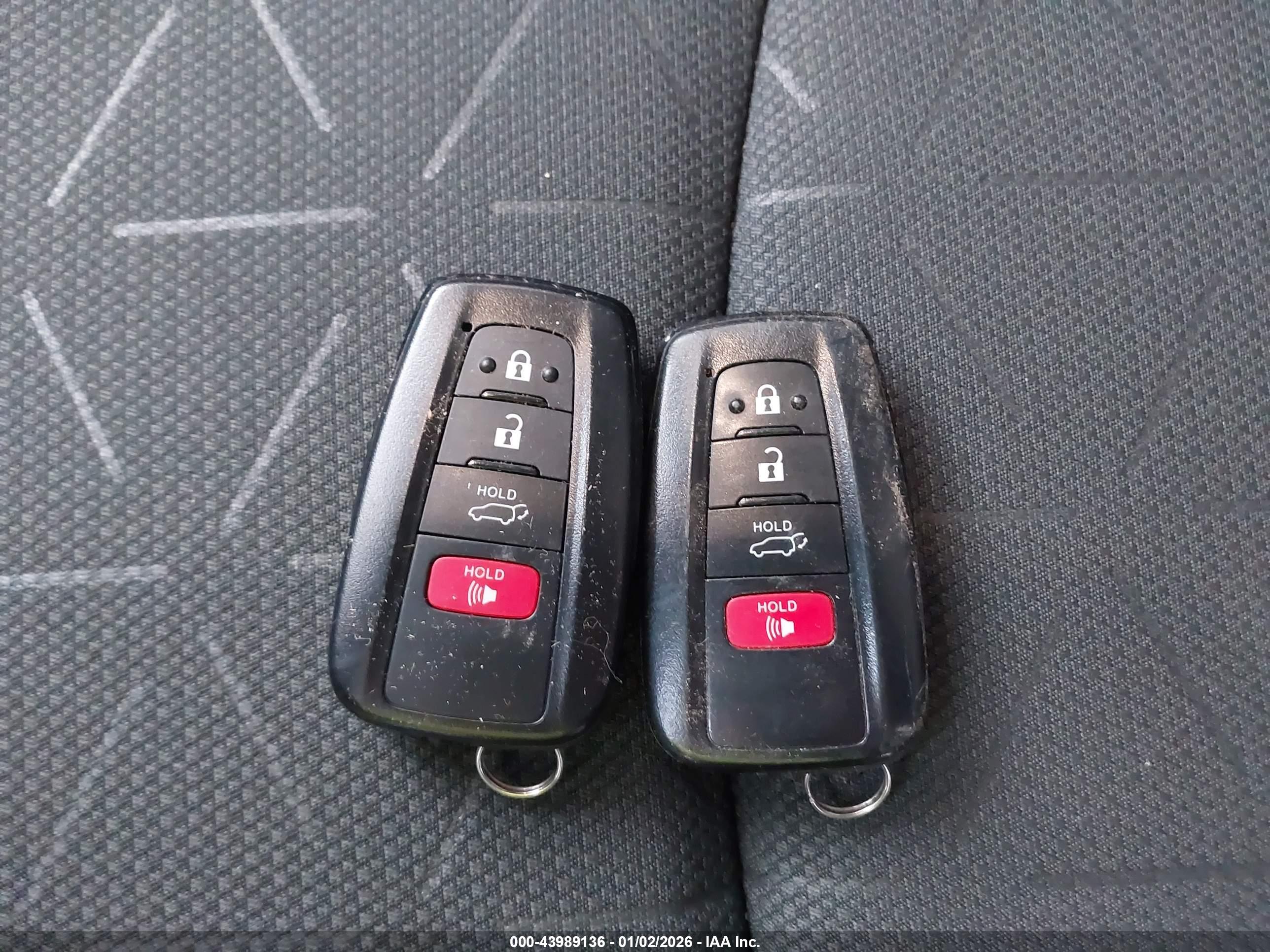 TOYOTA RAV4 image 11