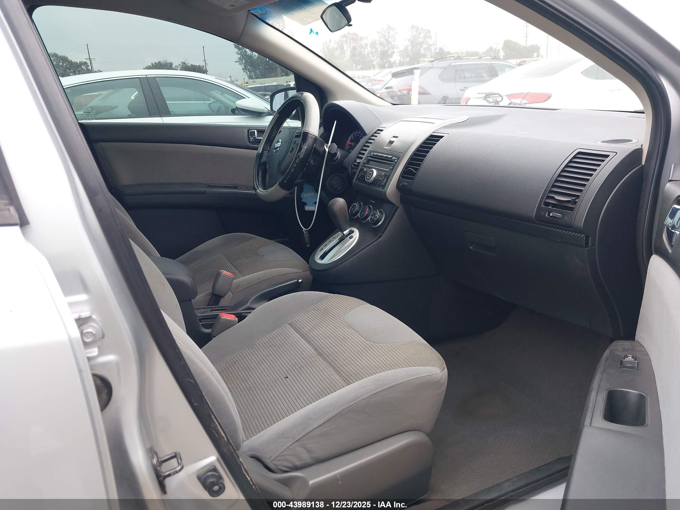 NISSAN SENTRA image 5