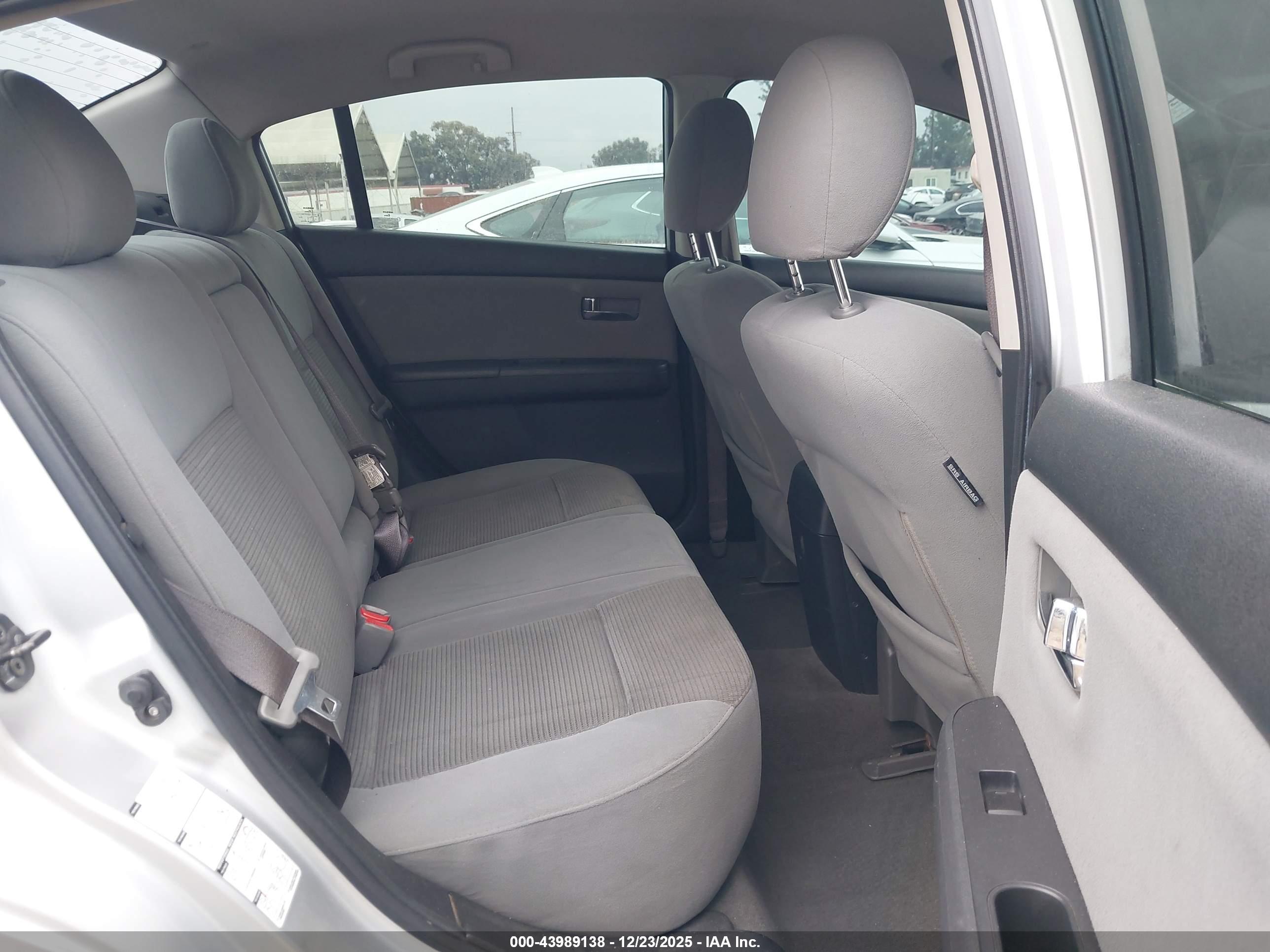 NISSAN SENTRA image 8