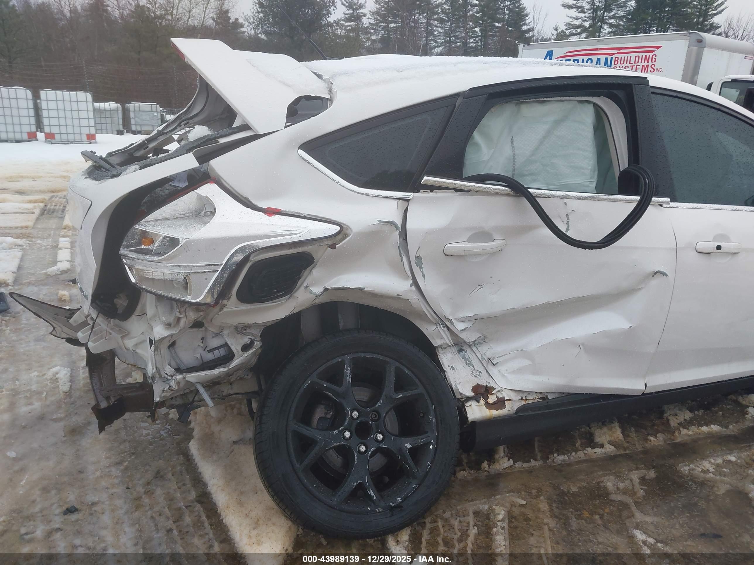FORD FOCUS image 6