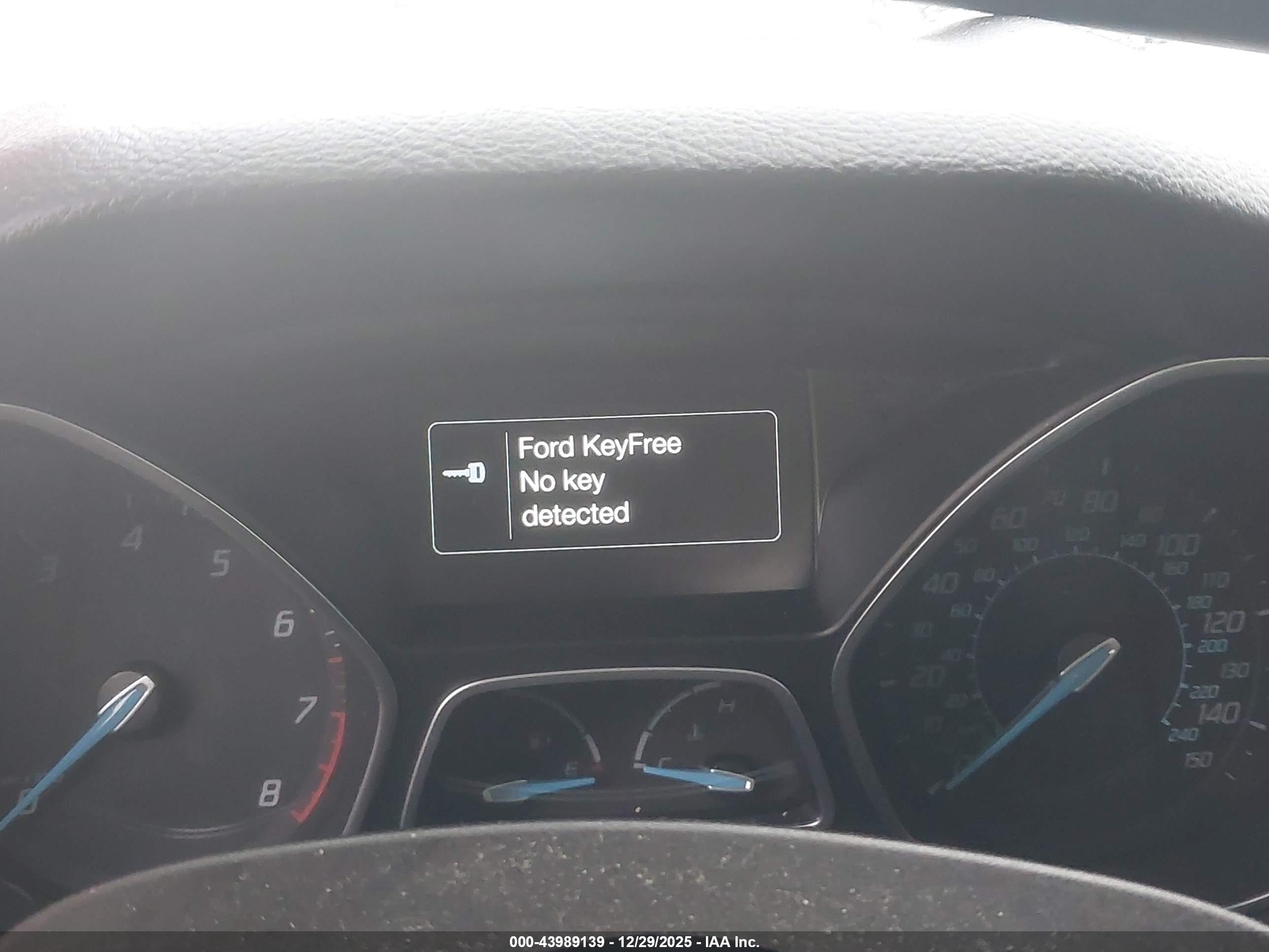 FORD FOCUS image 7