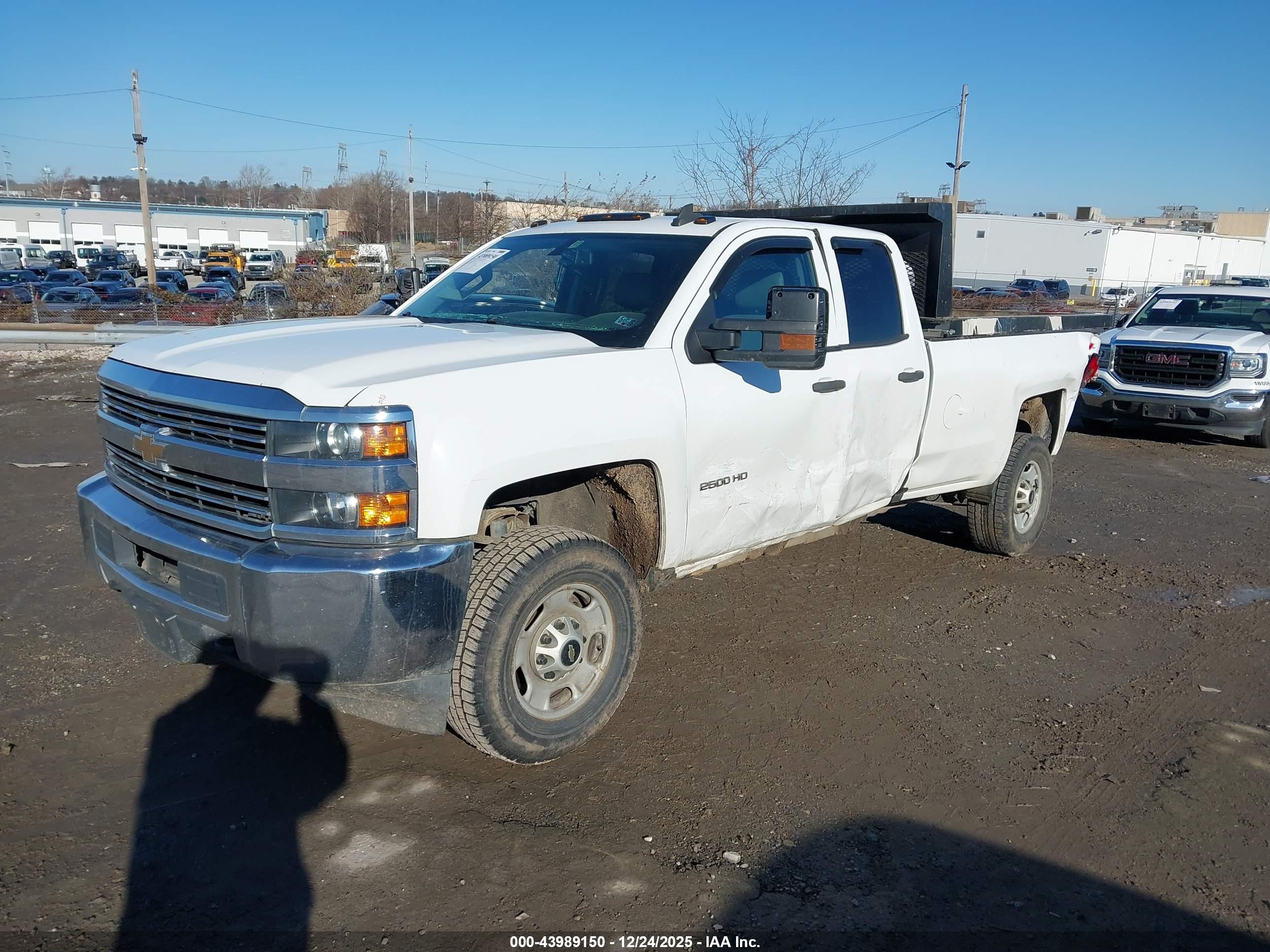CHEVROLET SILVERADO image 2