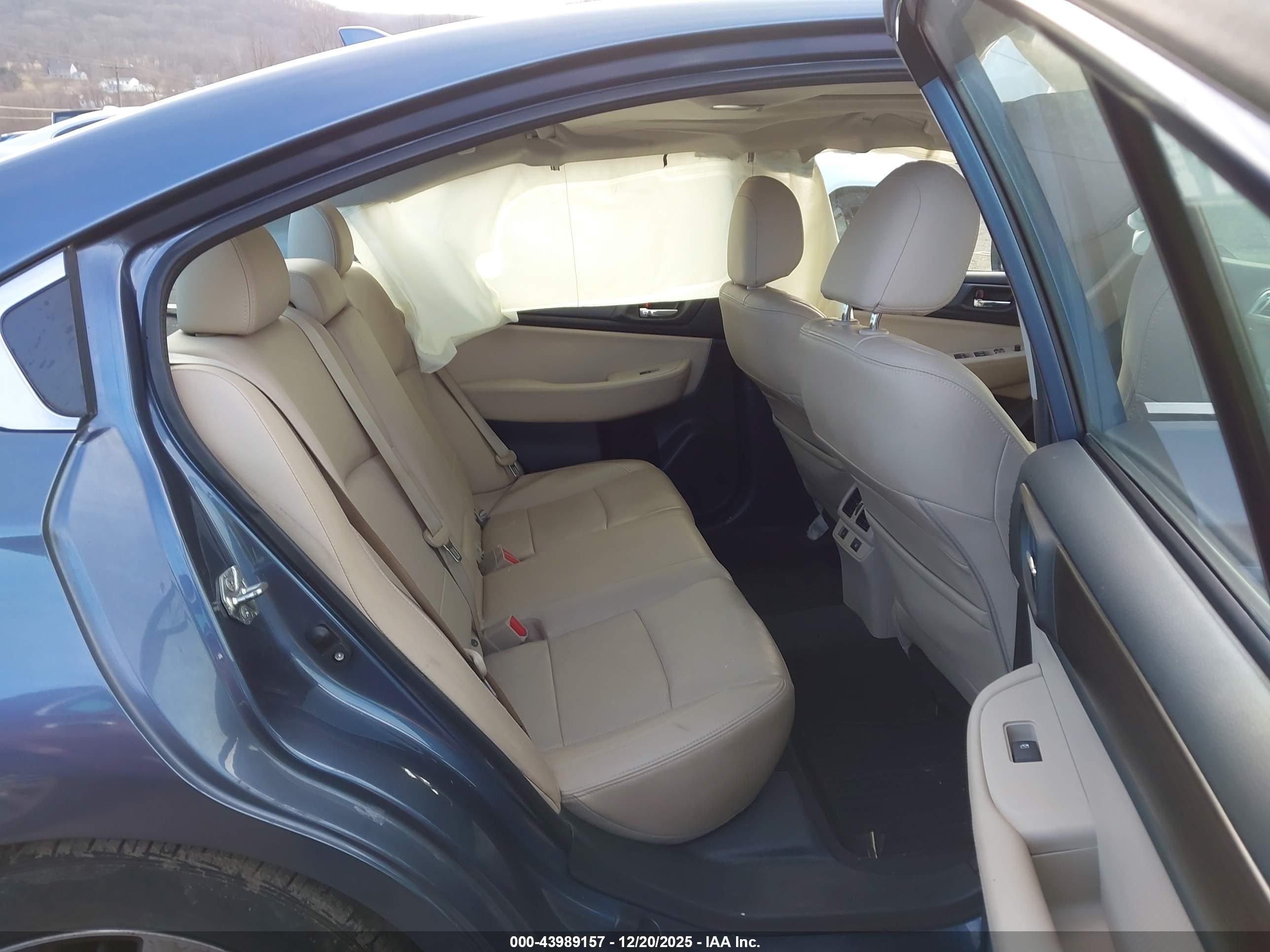 SUBARU LEGACY image 8