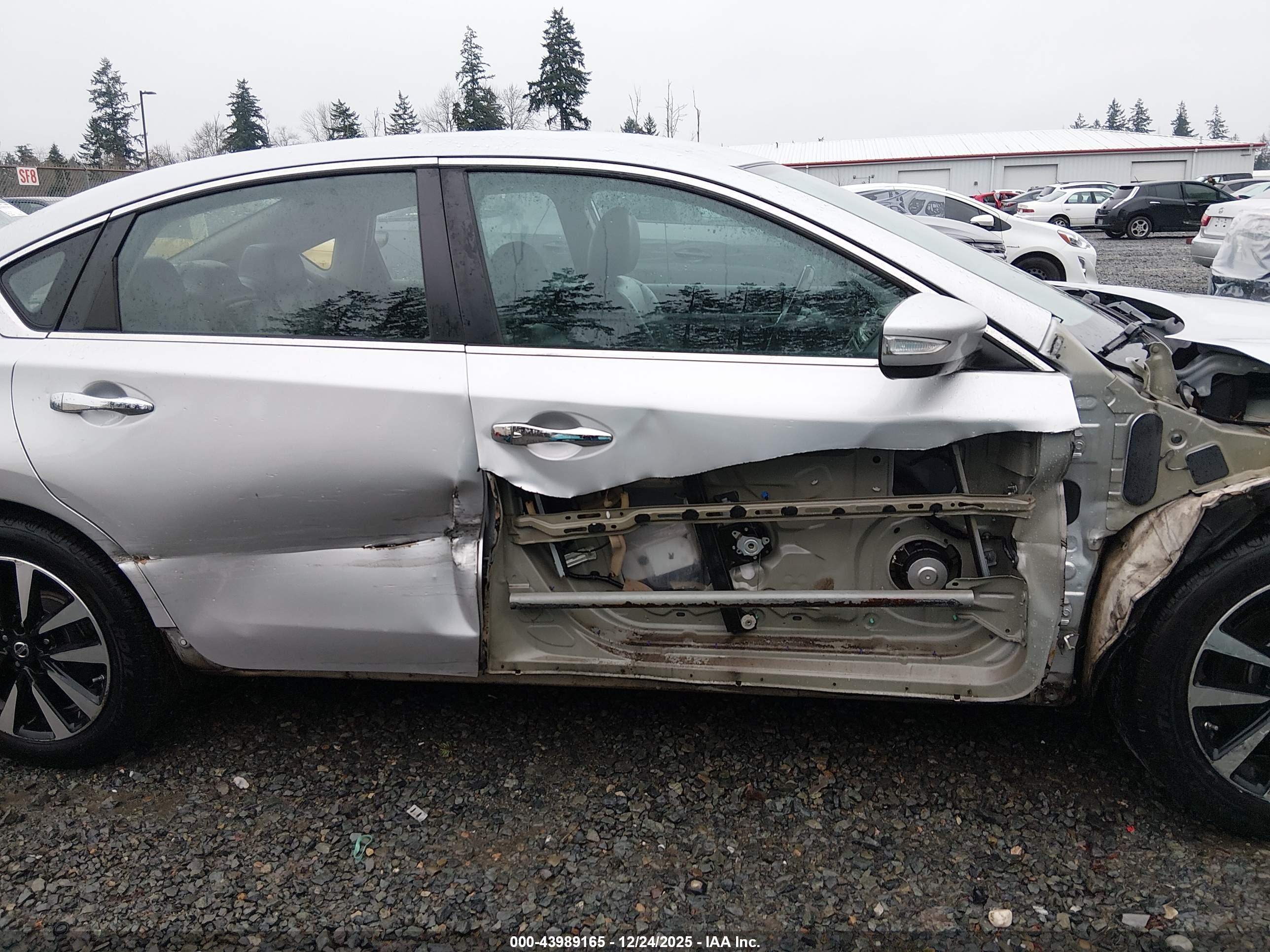 NISSAN ALTIMA image 6