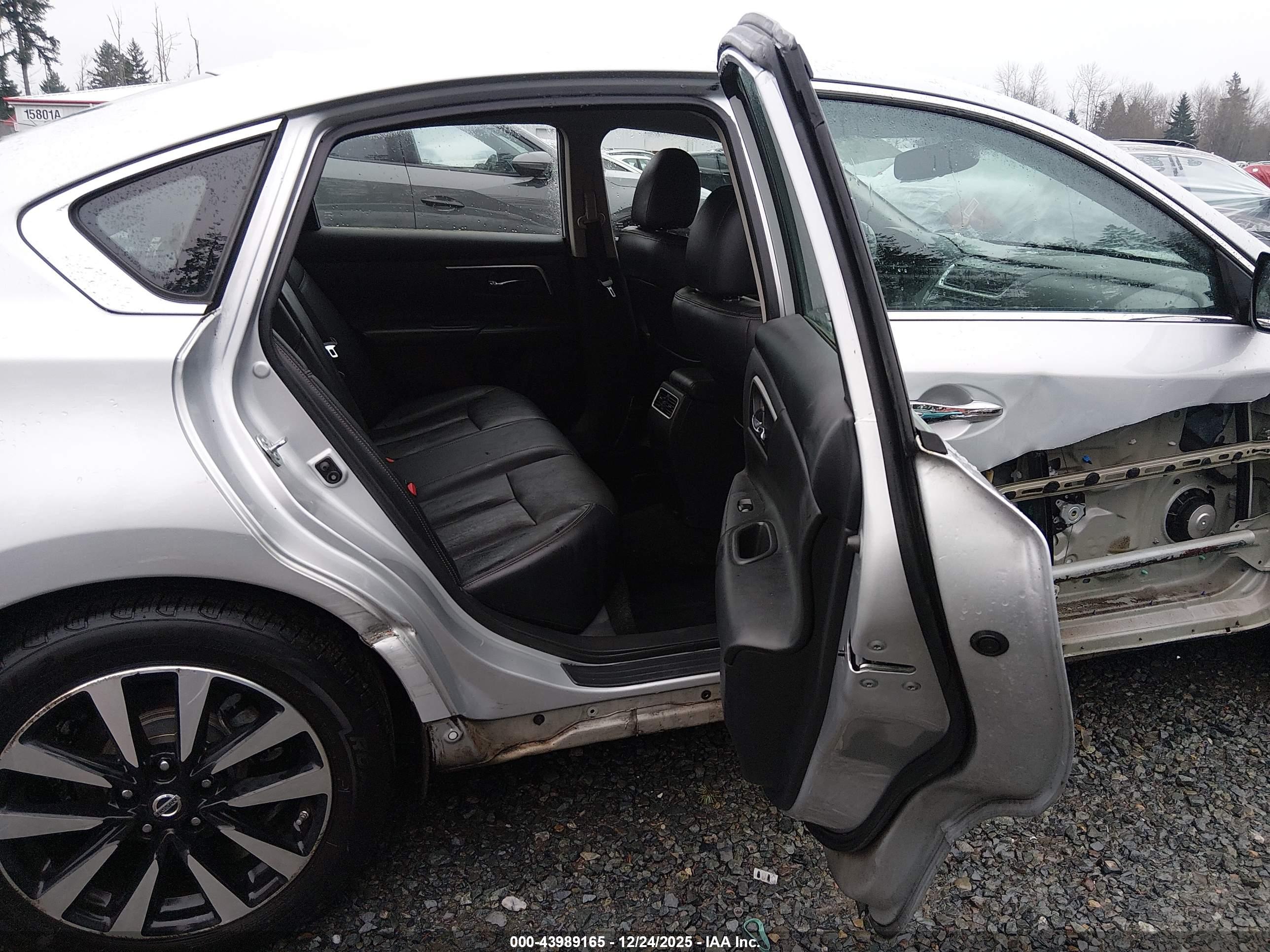 NISSAN ALTIMA image 8