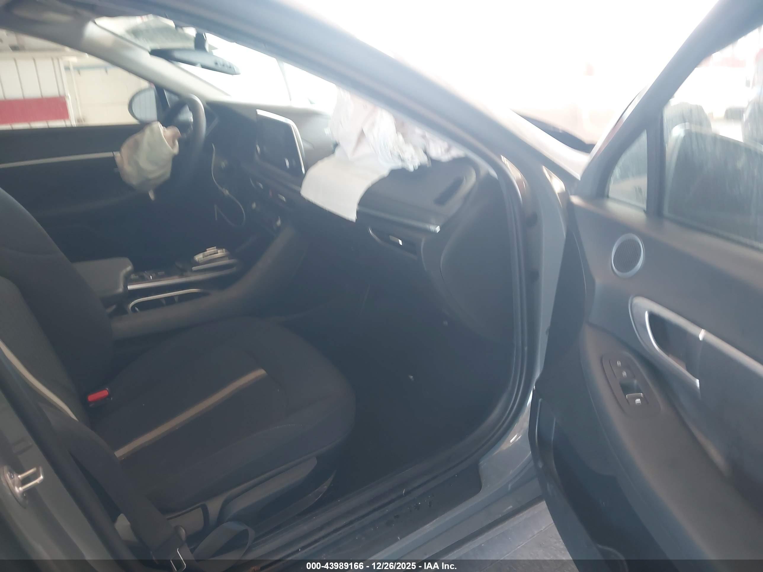 HYUNDAI SONATA image 5