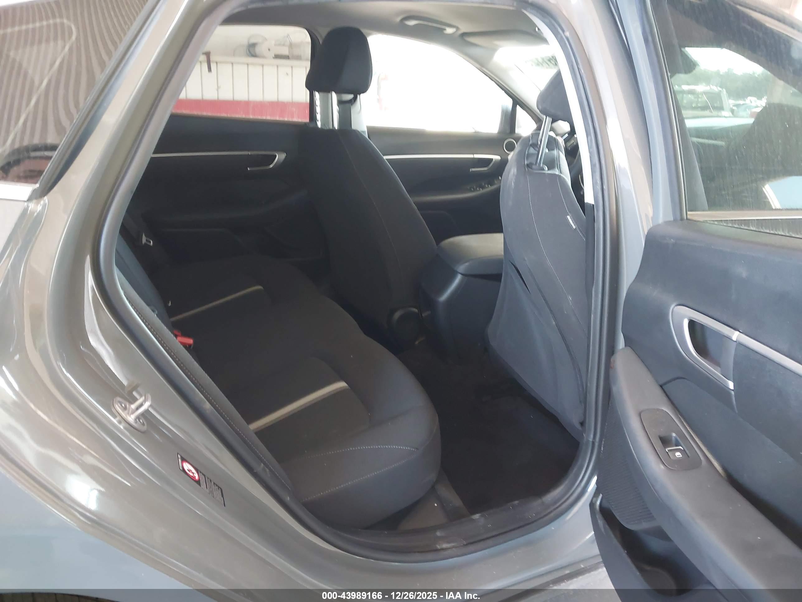 HYUNDAI SONATA image 8