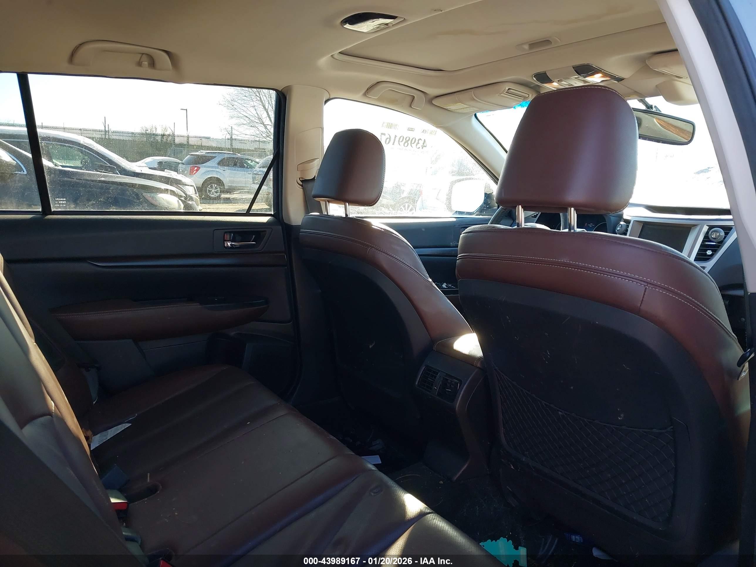 SUBARU OUTBACK image 8