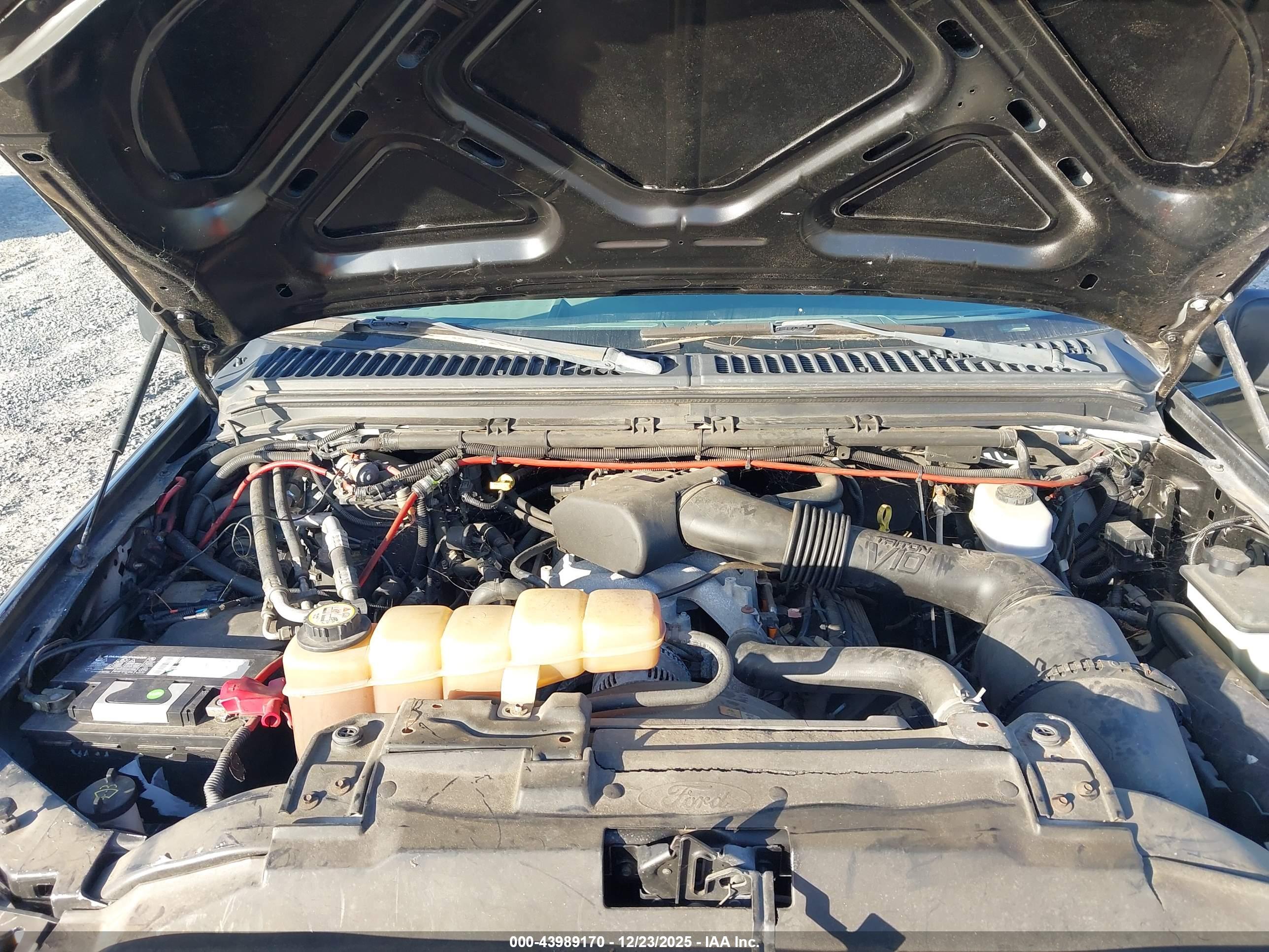 FORD EXCURSION image 10