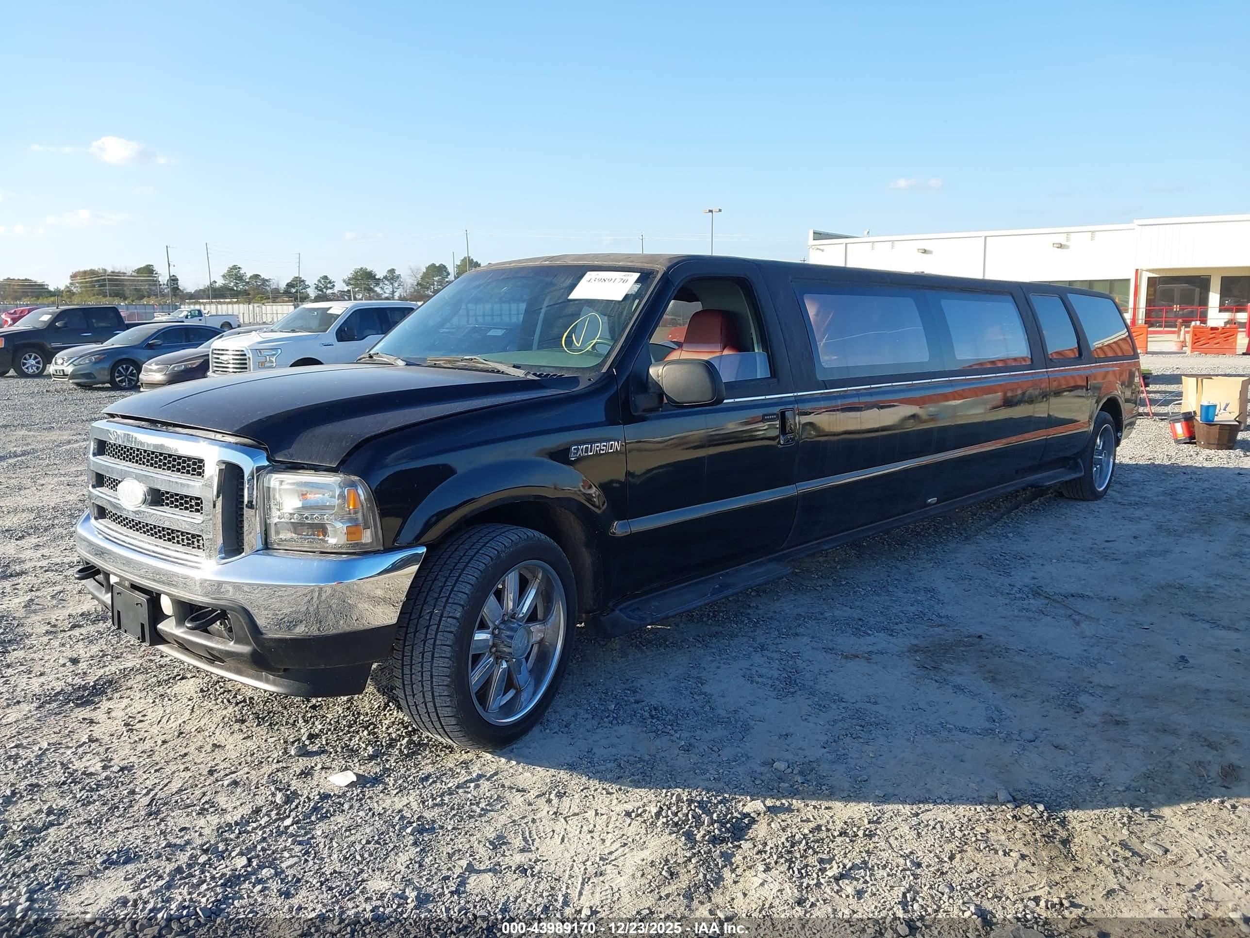 FORD EXCURSION image 2