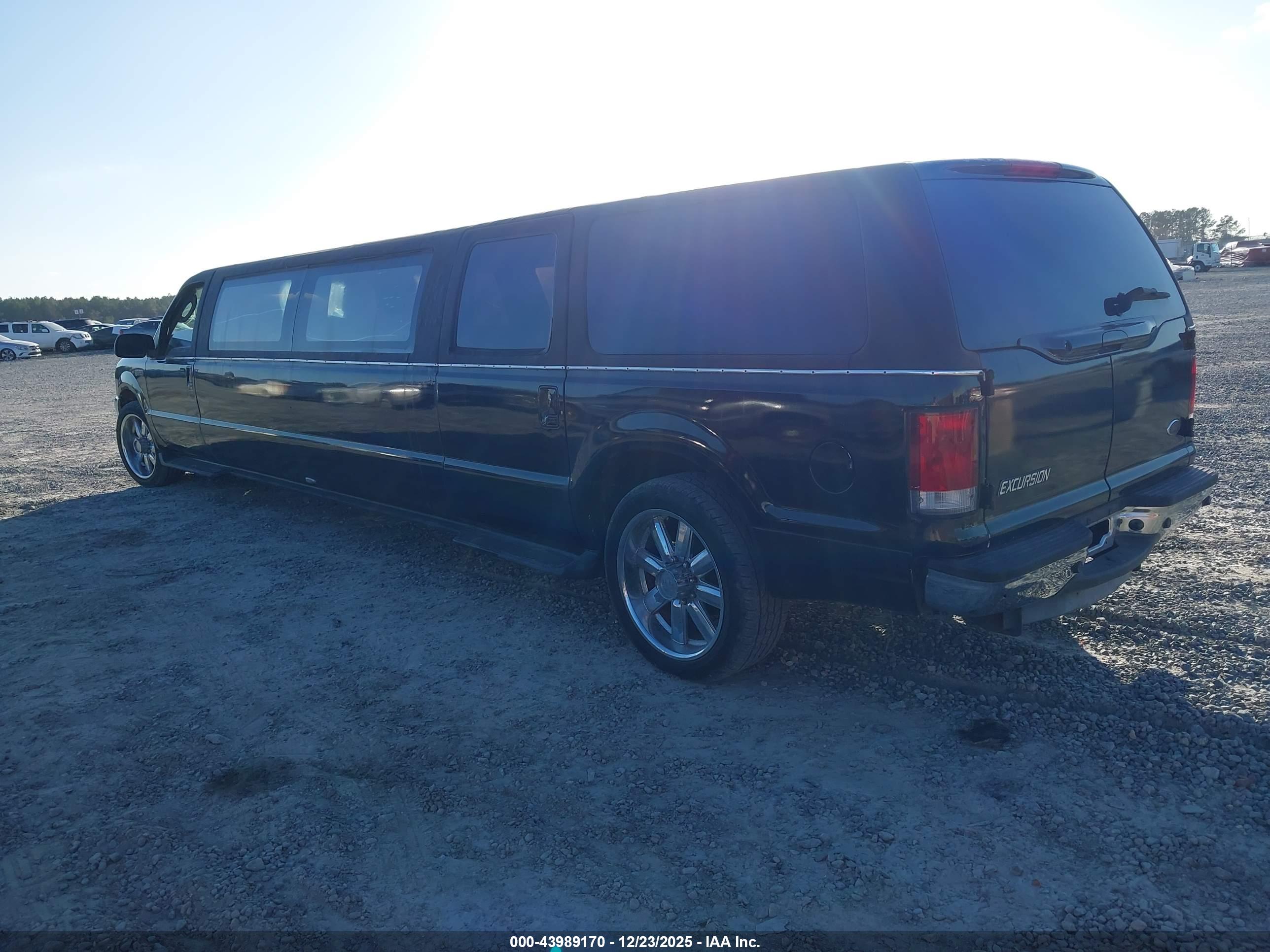 FORD EXCURSION image 3