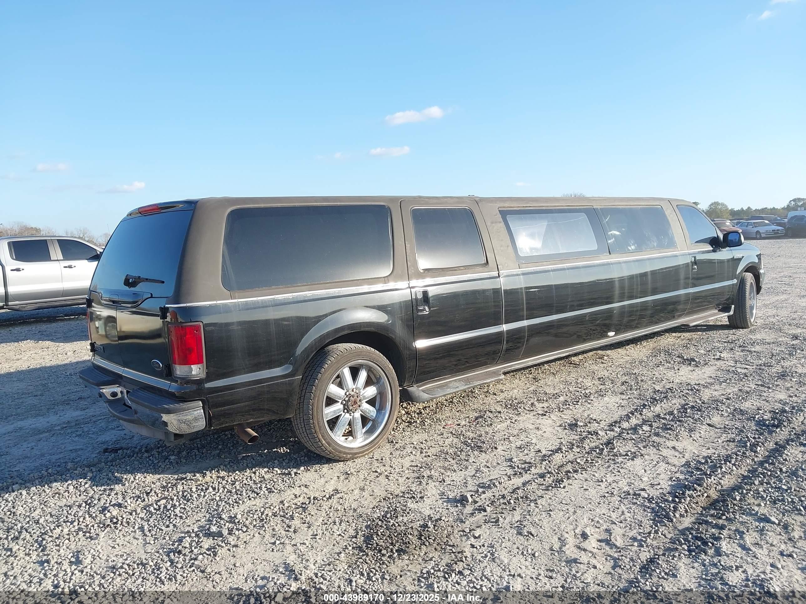 FORD EXCURSION image 4