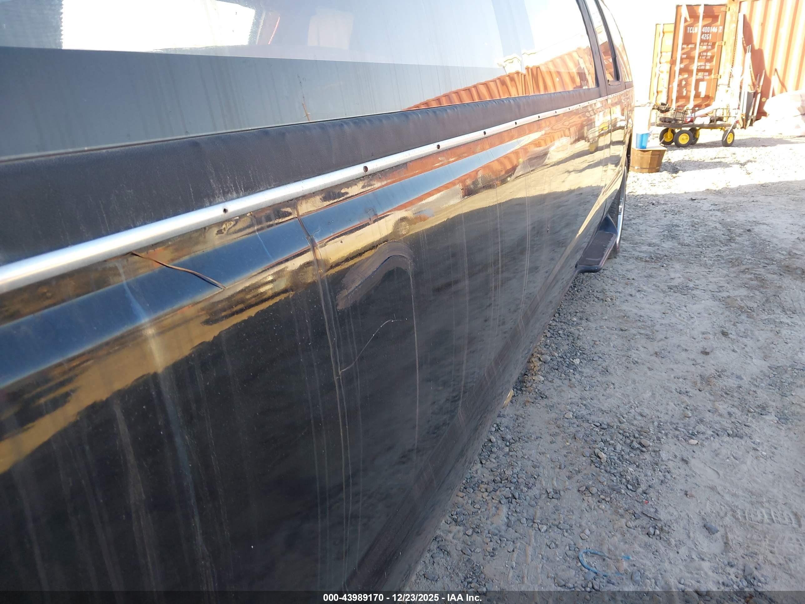 FORD EXCURSION image 6