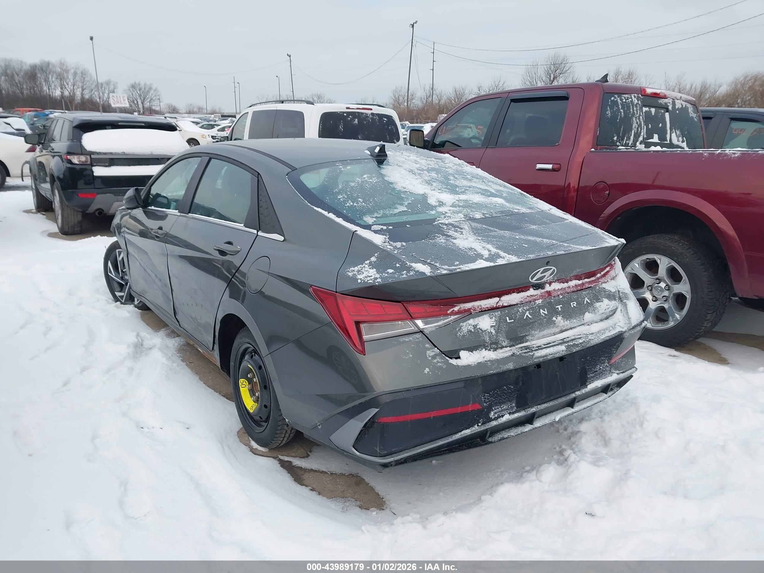 HYUNDAI ELANTRA image 3