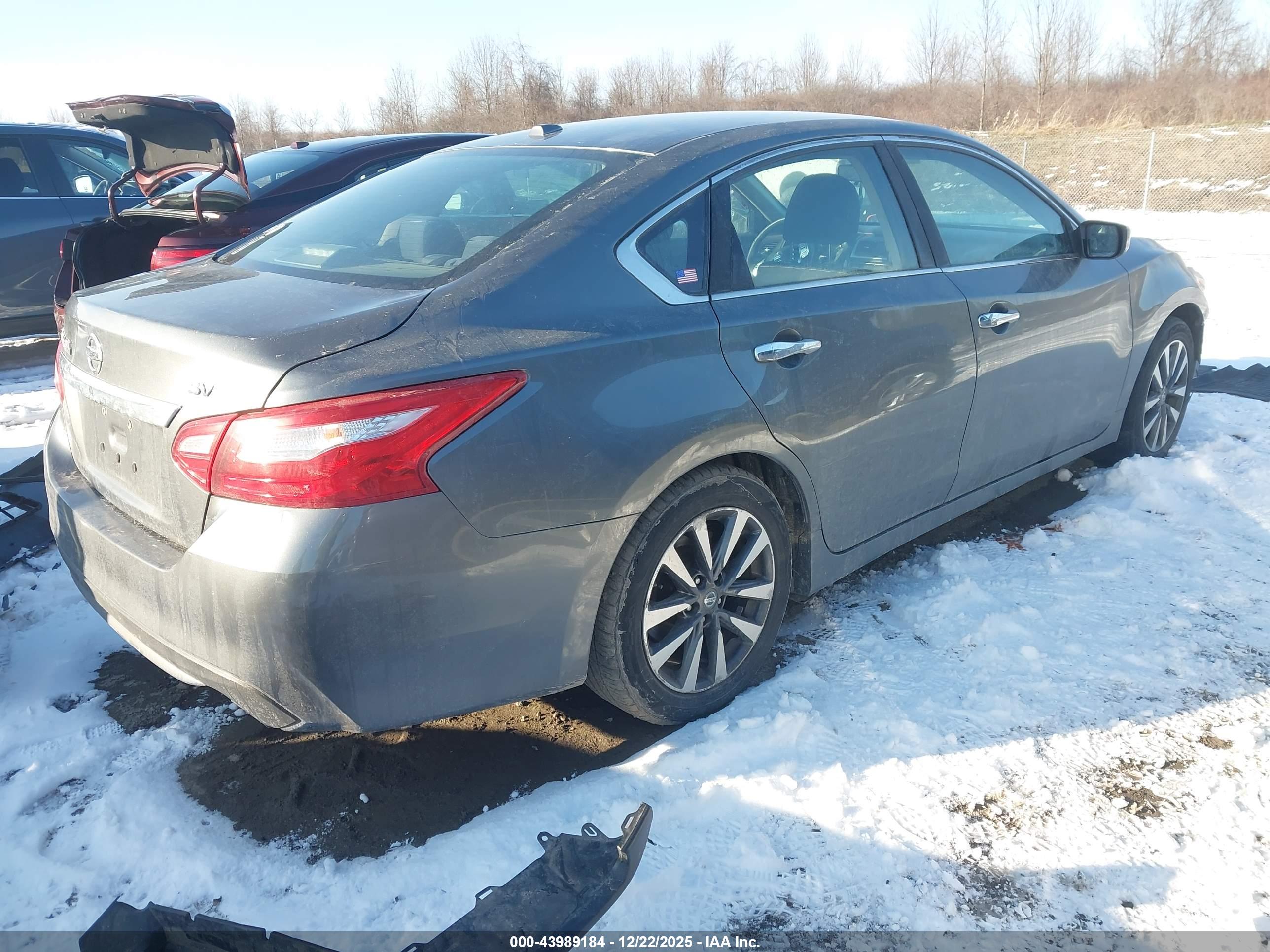 NISSAN ALTIMA image 4
