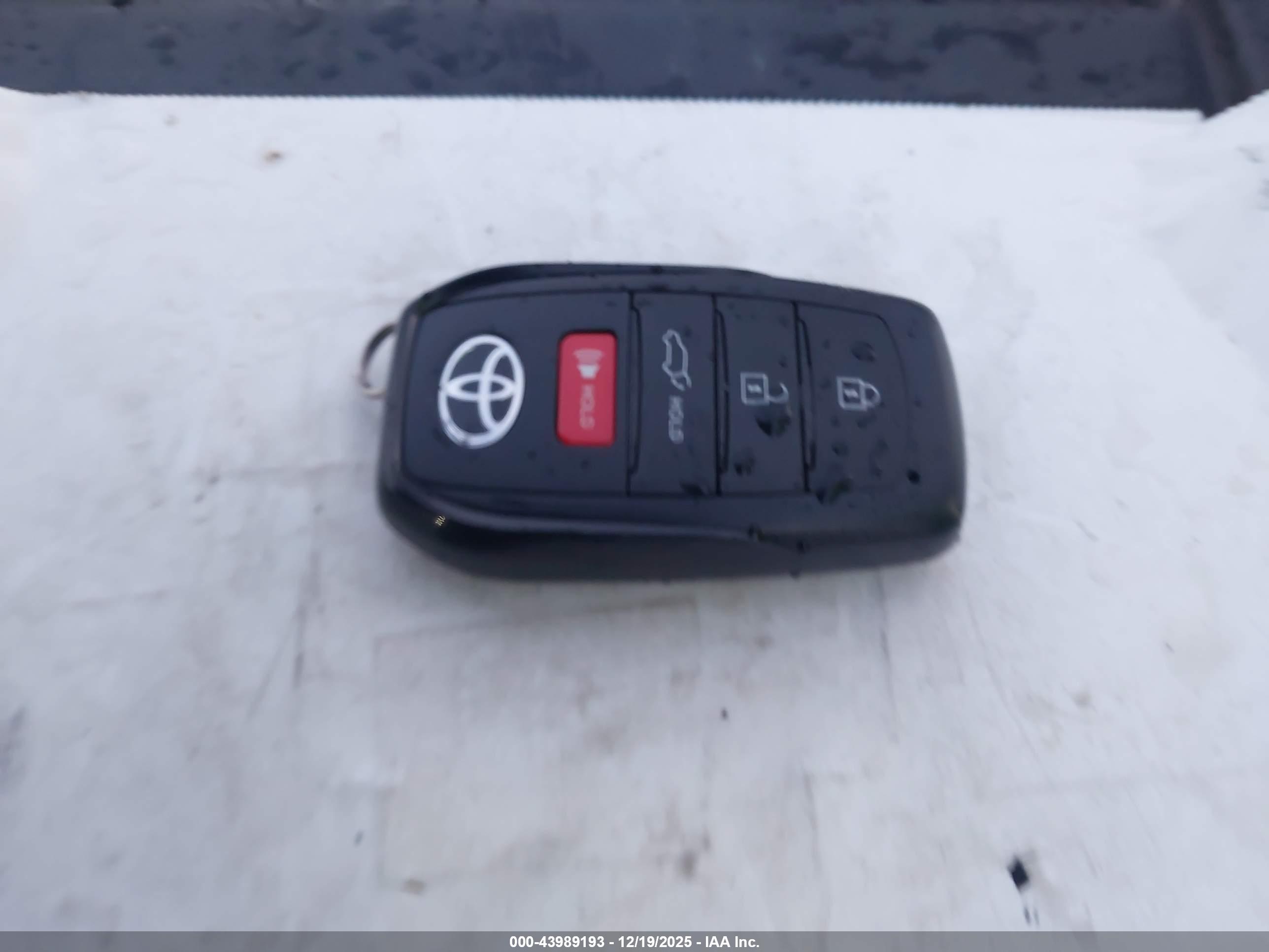TOYOTA GRAND image 11