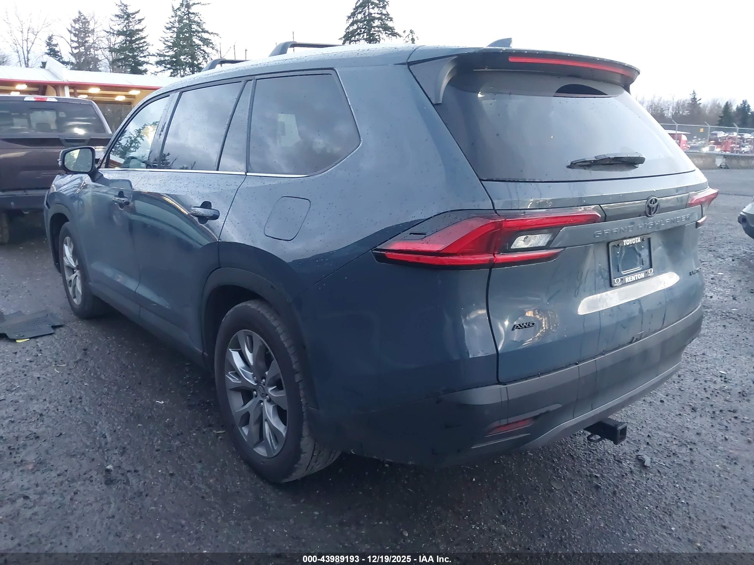 TOYOTA GRAND image 3