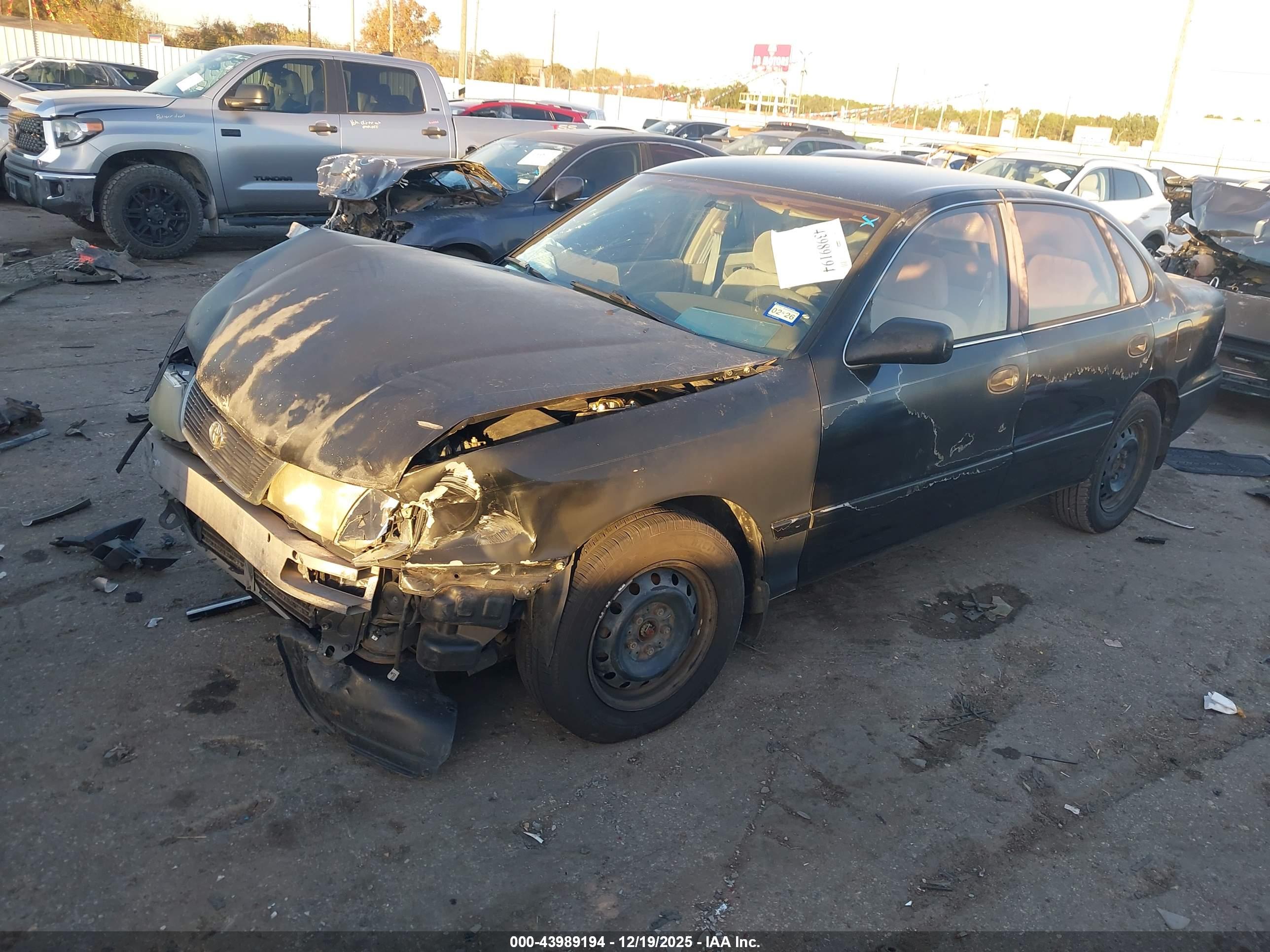 TOYOTA AVALON image 2