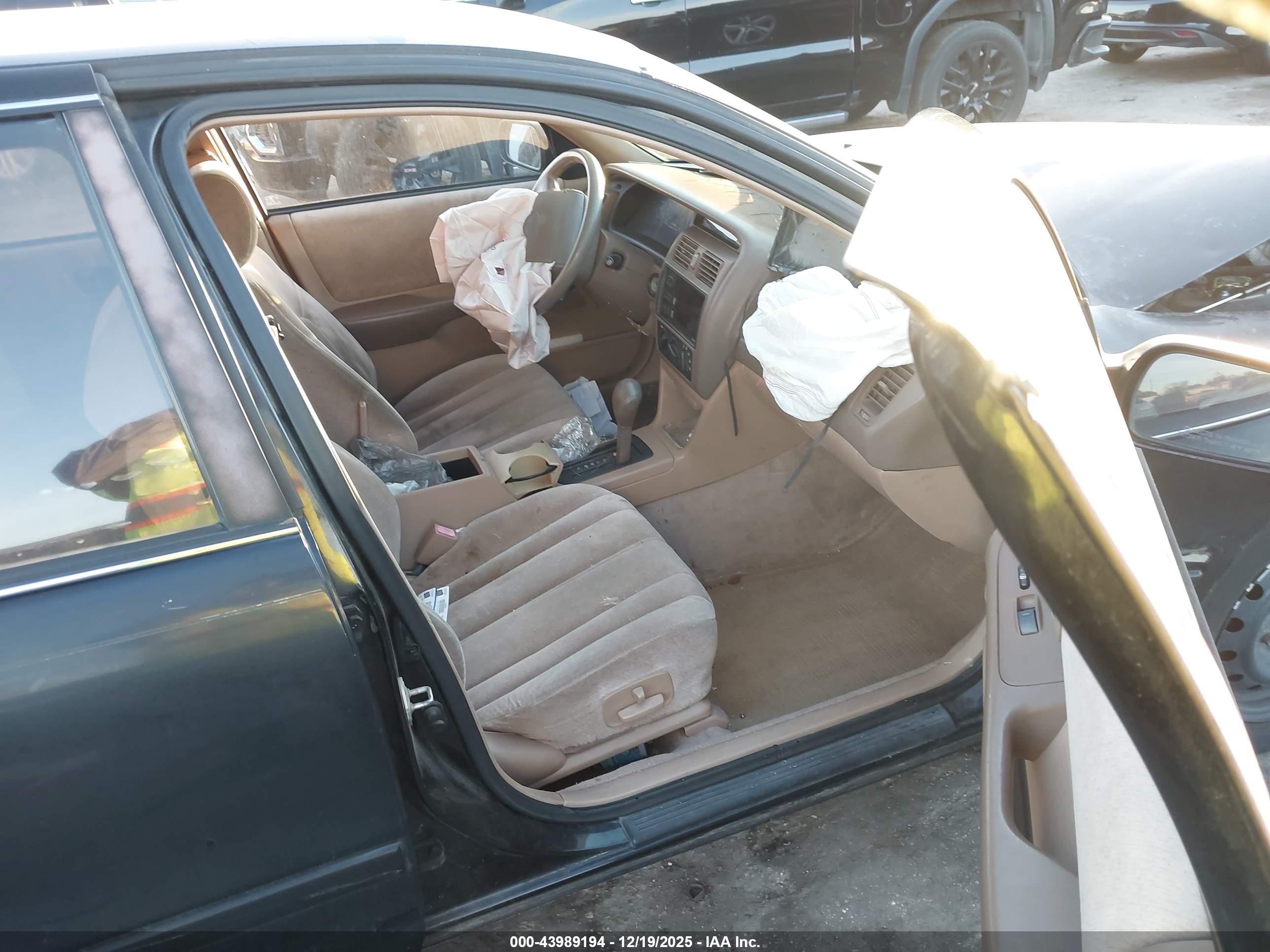 TOYOTA AVALON image 5