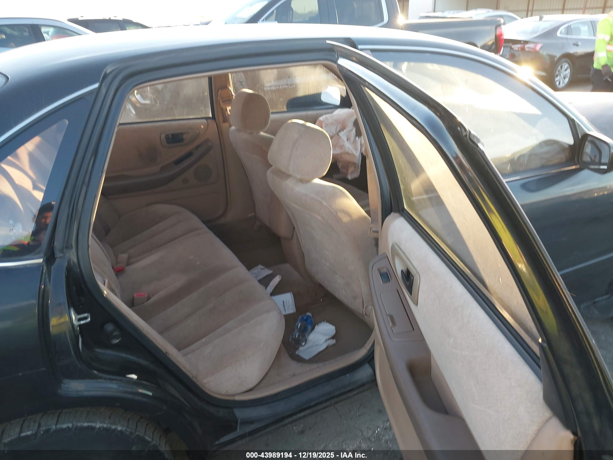 TOYOTA AVALON image 8