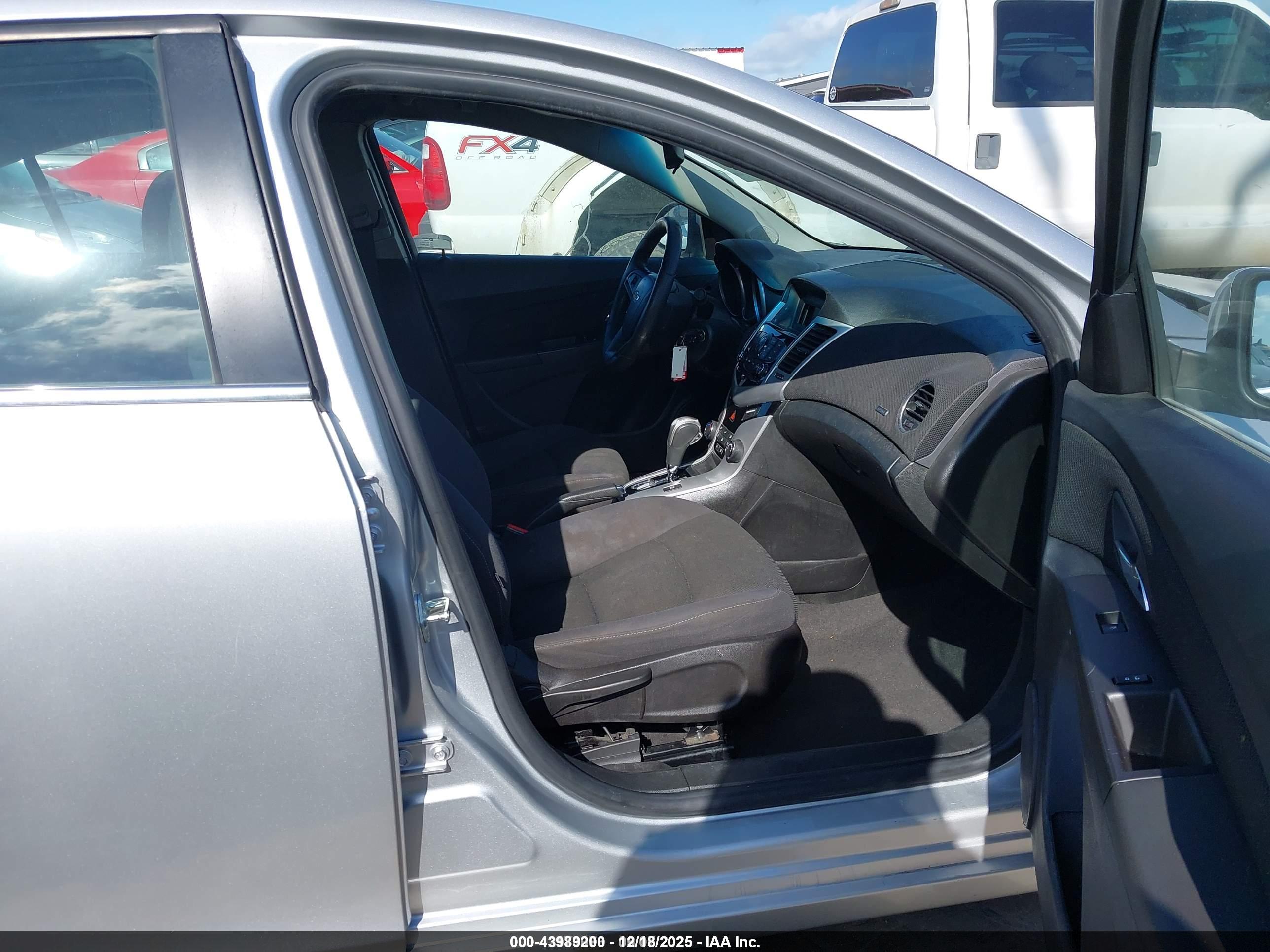 CHEVROLET CRUZE image 5