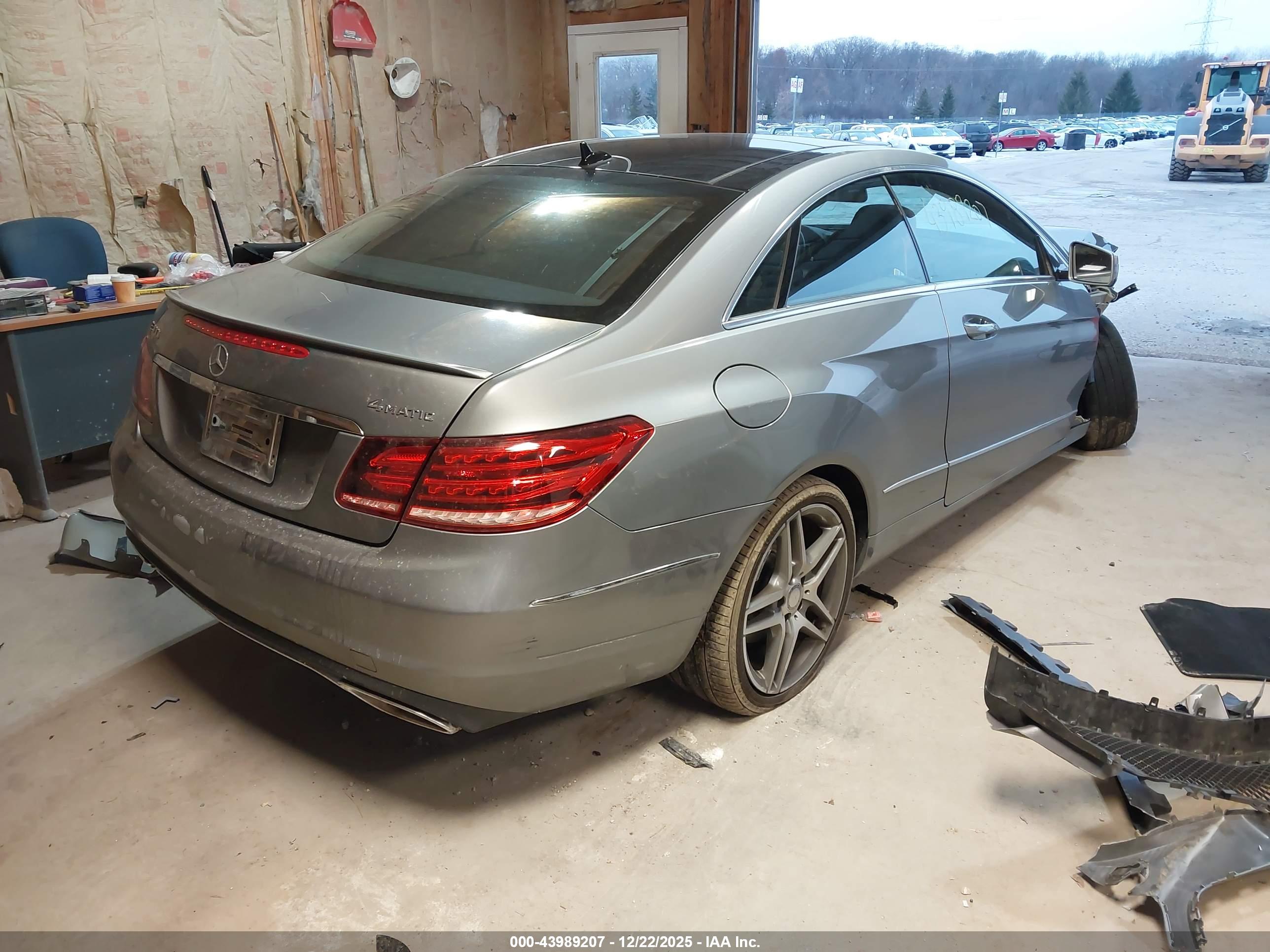 MERCEDES-BENZ E image 4